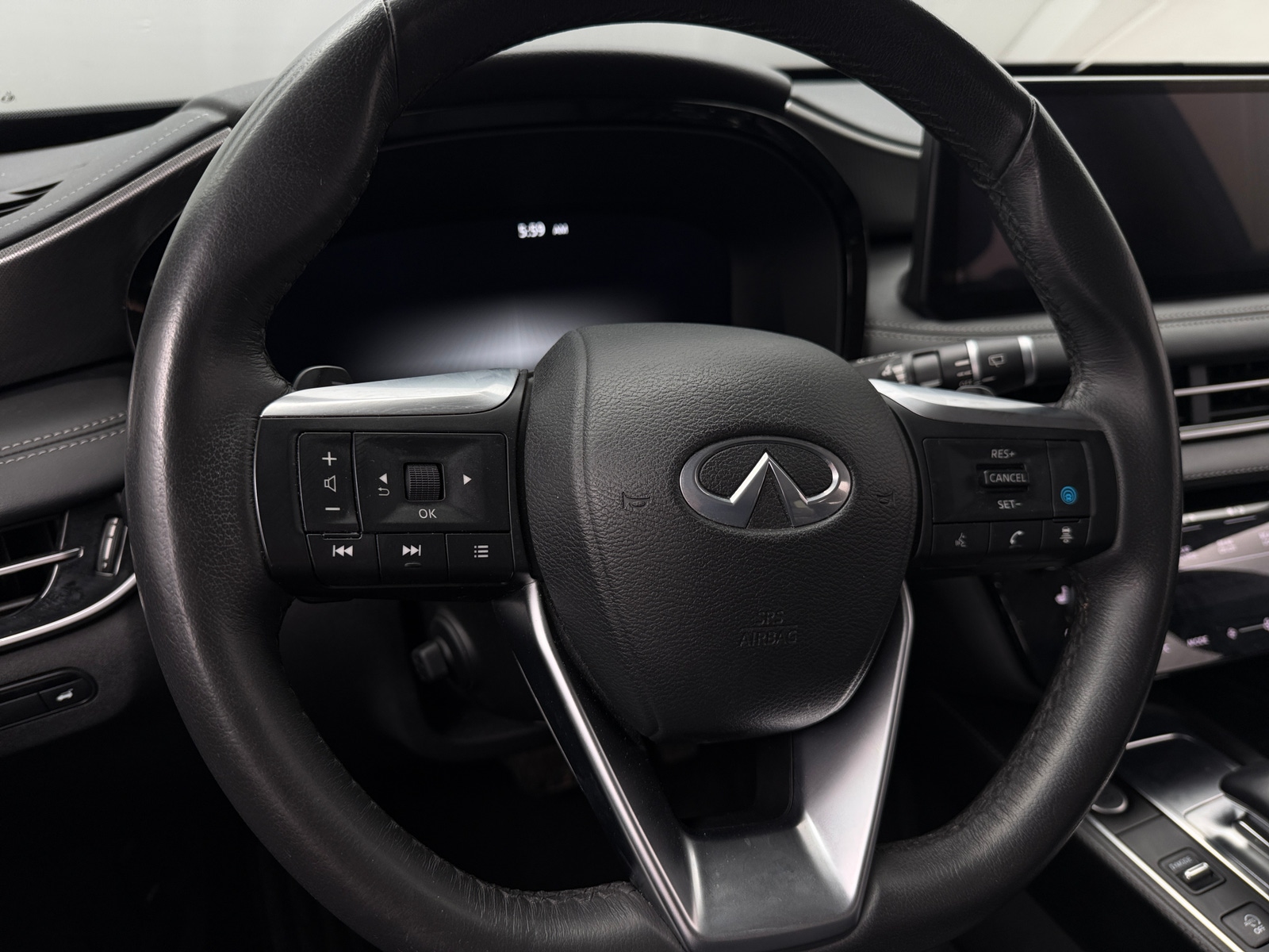 Thumbnail: 2023 INFINITI QX60 - 4