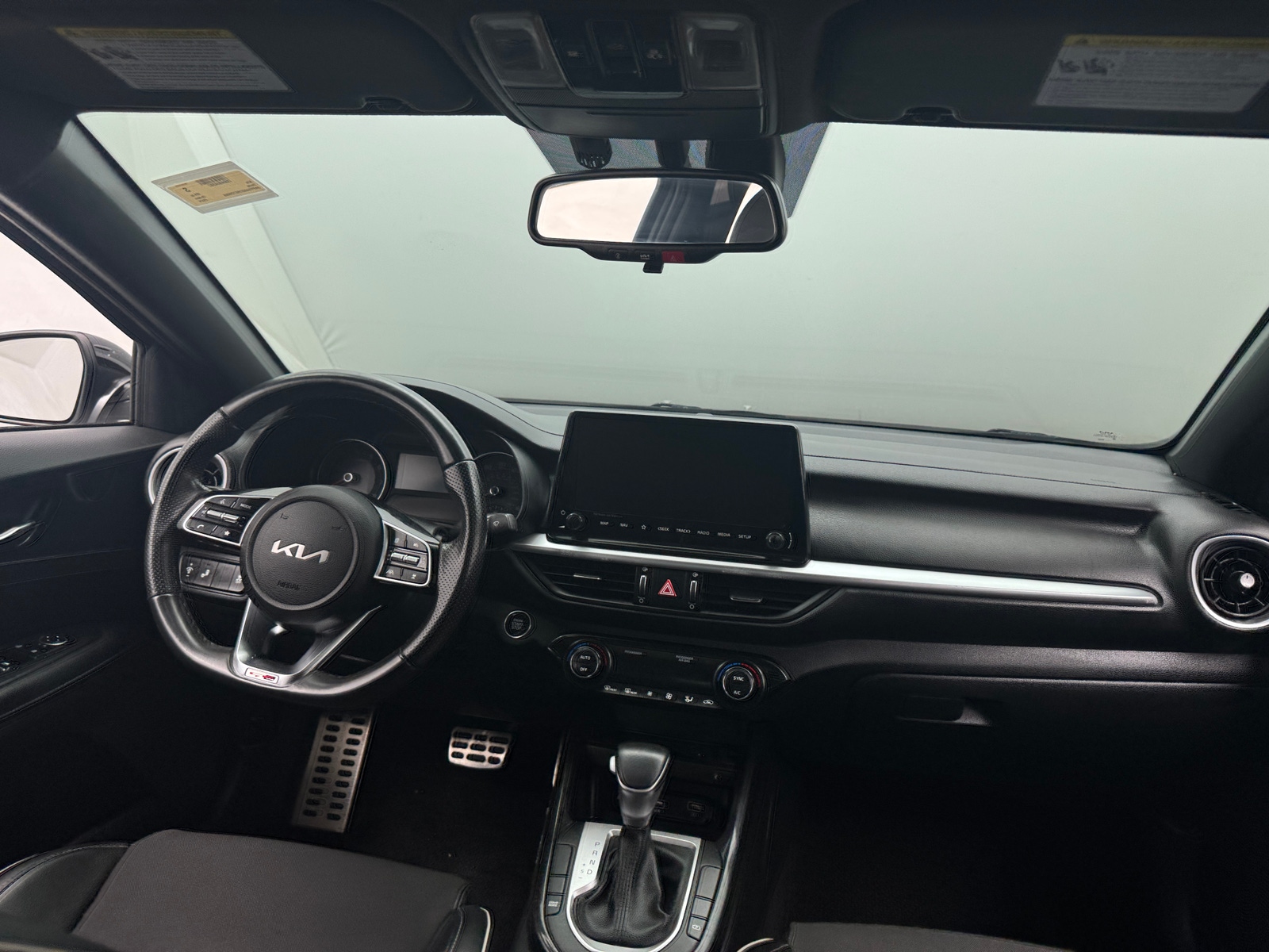 Thumbnail: 2024 Kia Forte - 3