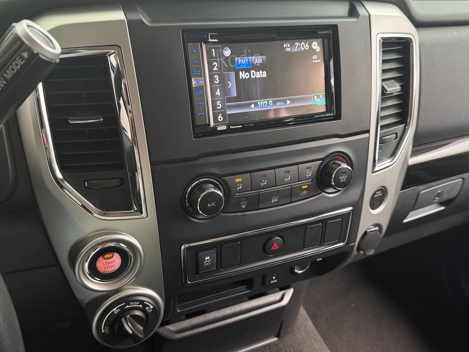 Thumbnail: 2018 Nissan Titan - 4