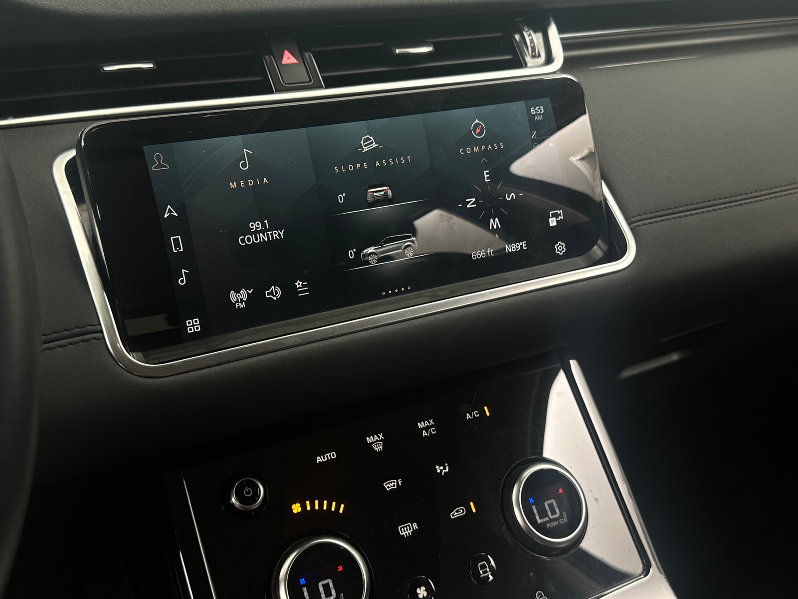 Thumbnail: 2023 Land Rover Range Rover Evoque - 3