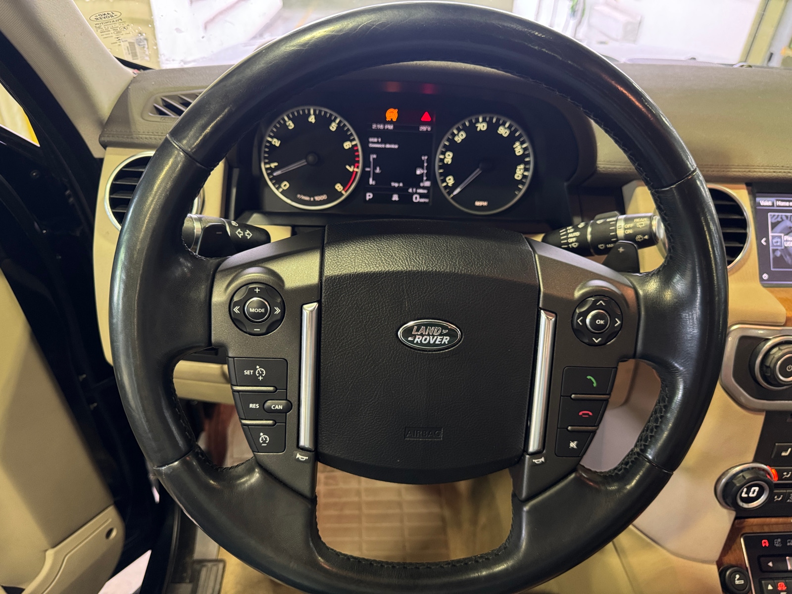 Thumbnail: 2016 Land Rover LR4 - 4