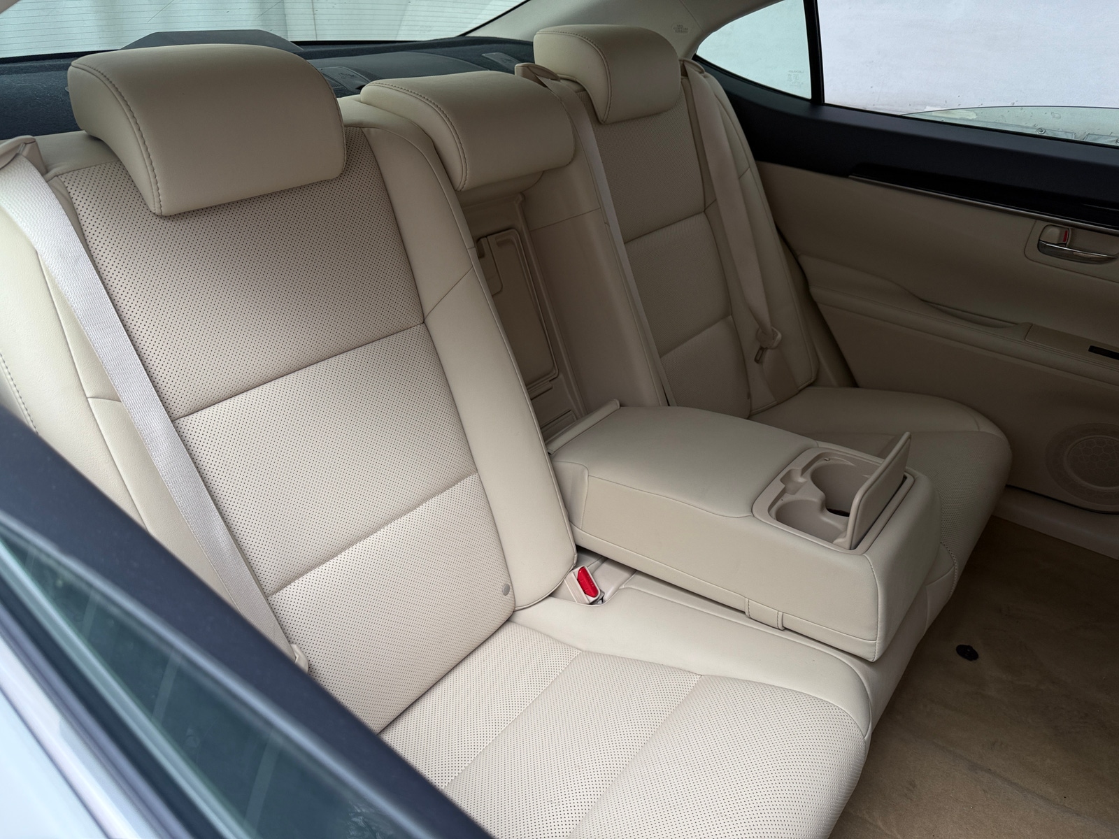 Thumbnail: 2015 Lexus ES - 5