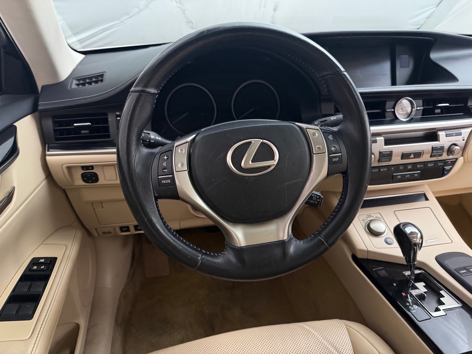 Thumbnail: 2015 Lexus ES - 4