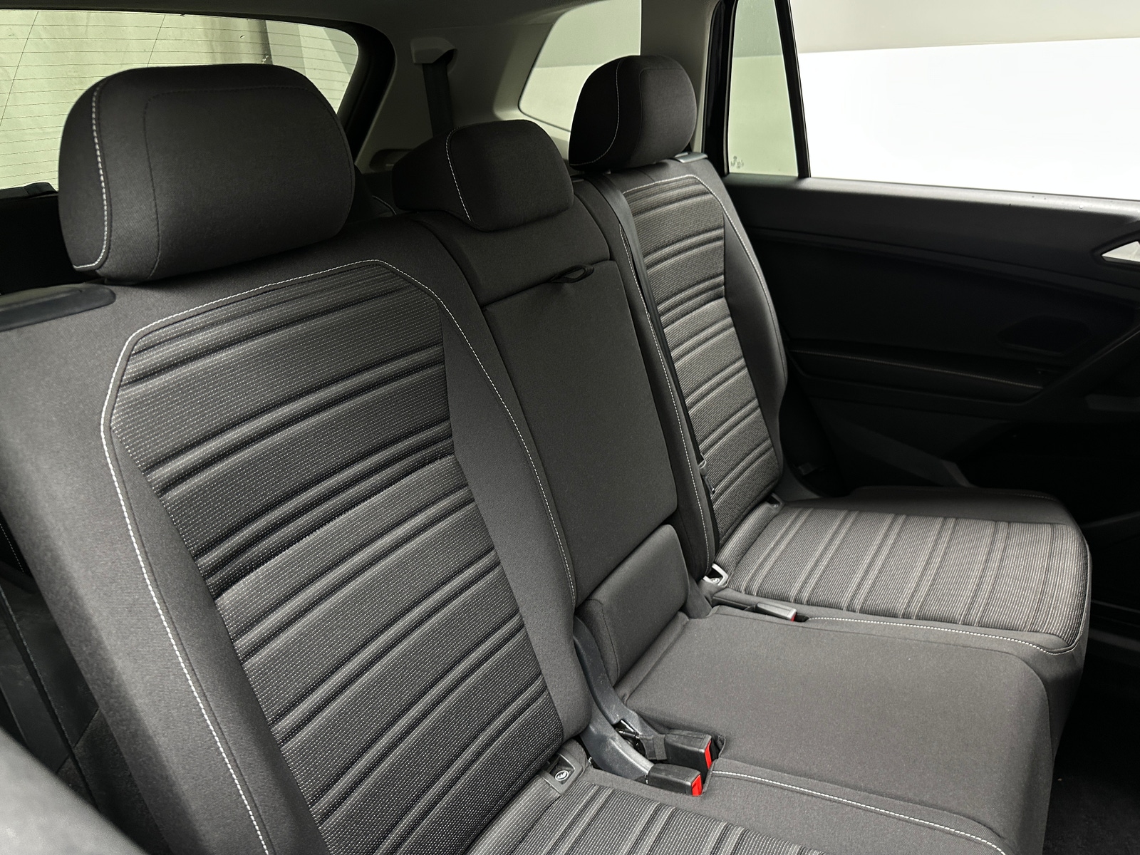 Thumbnail: 2023 Volkswagen Tiguan - 6