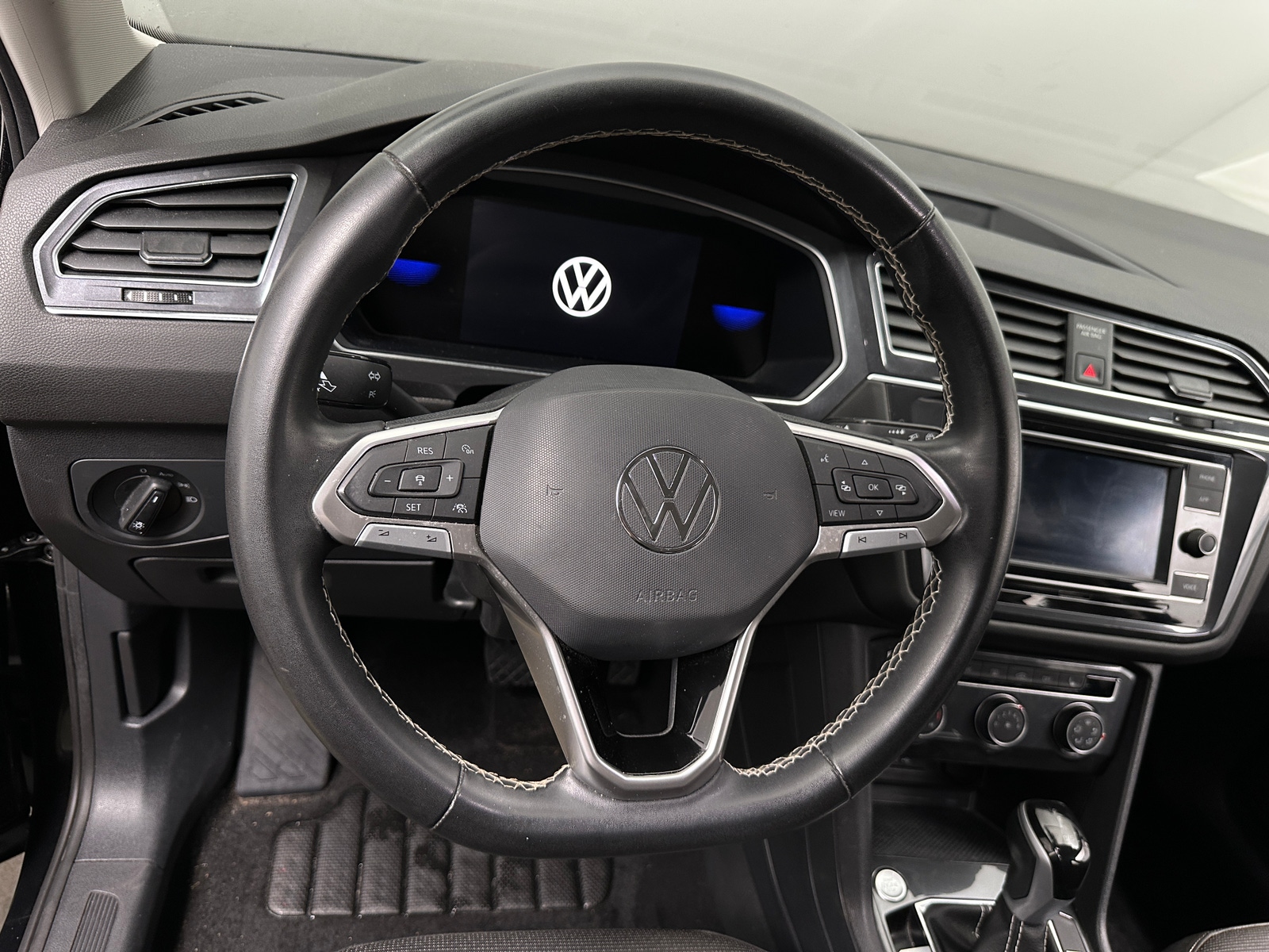 Thumbnail: 2023 Volkswagen Tiguan - 5