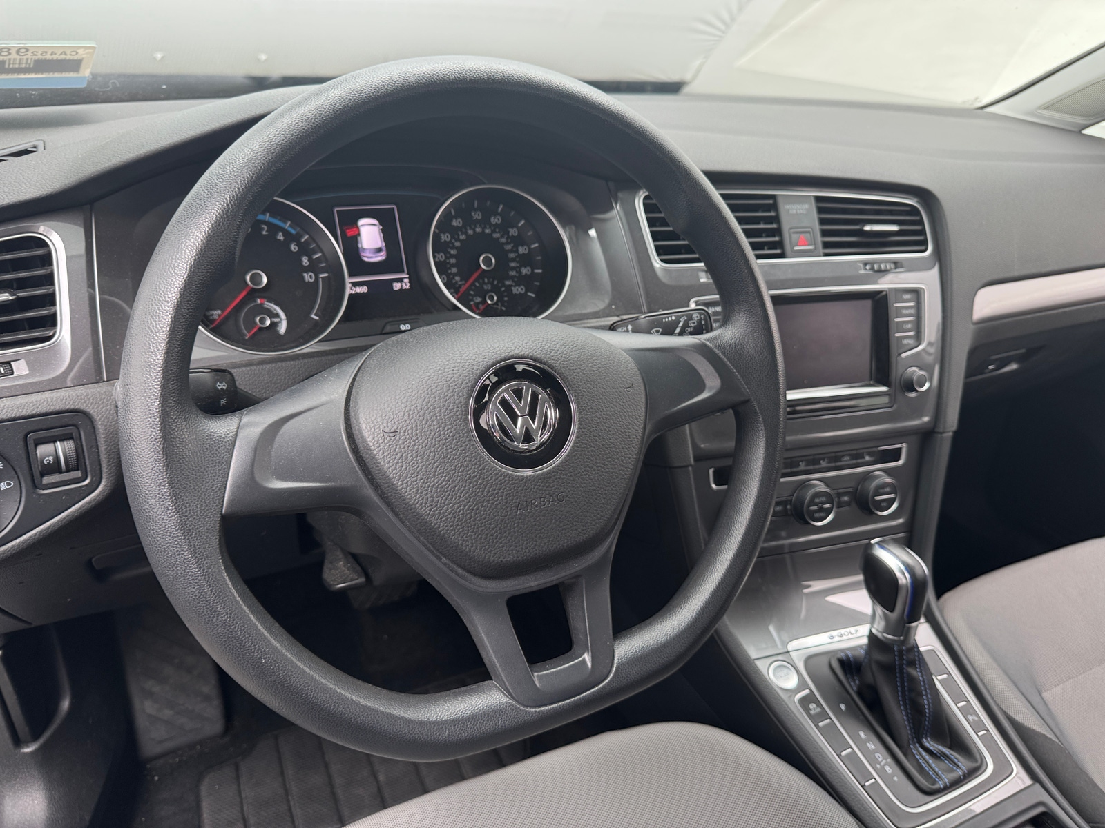 Thumbnail: 2015 Volkswagen e-Golf - 5