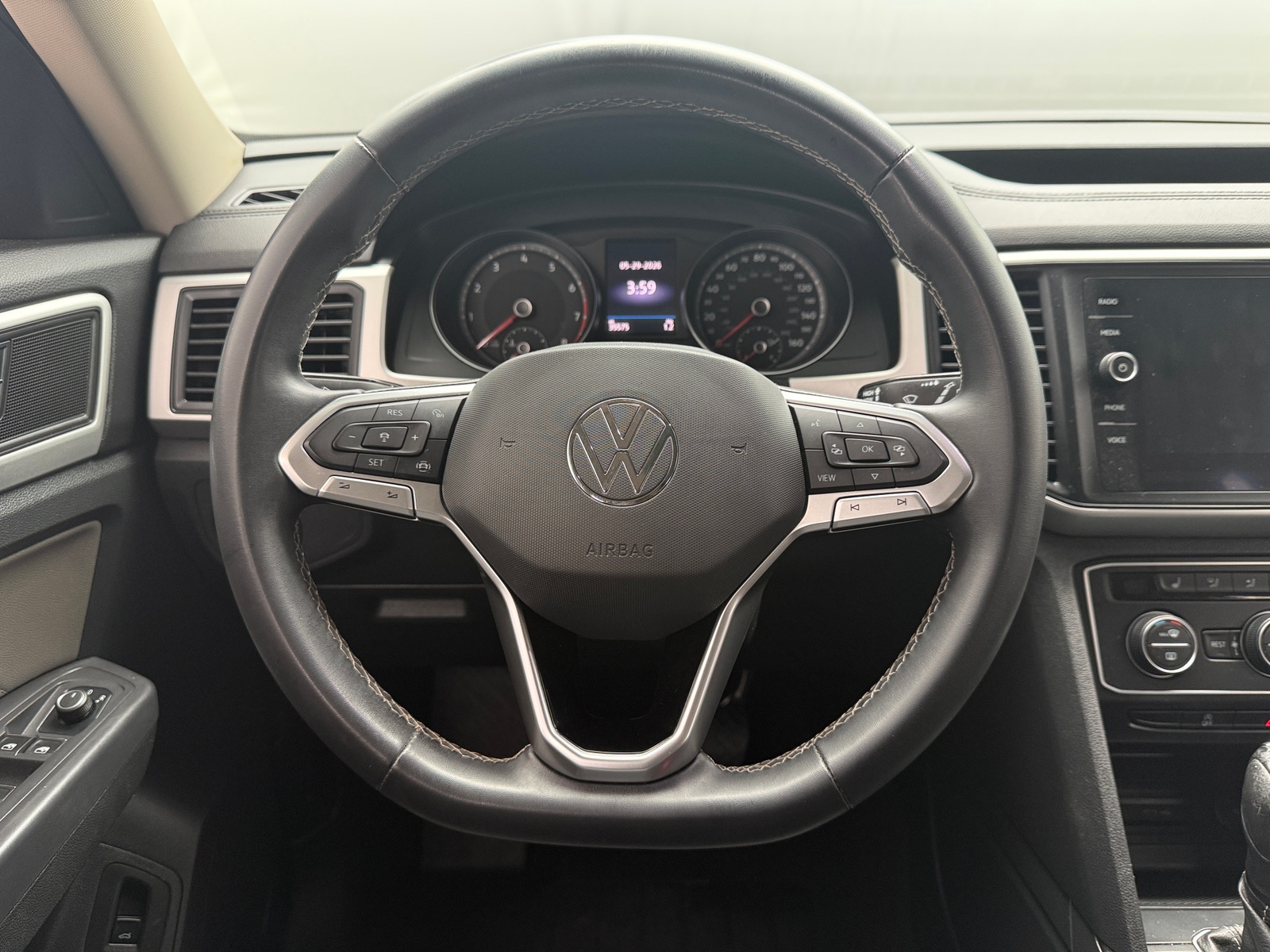 Thumbnail: 2021 Volkswagen Atlas - 4