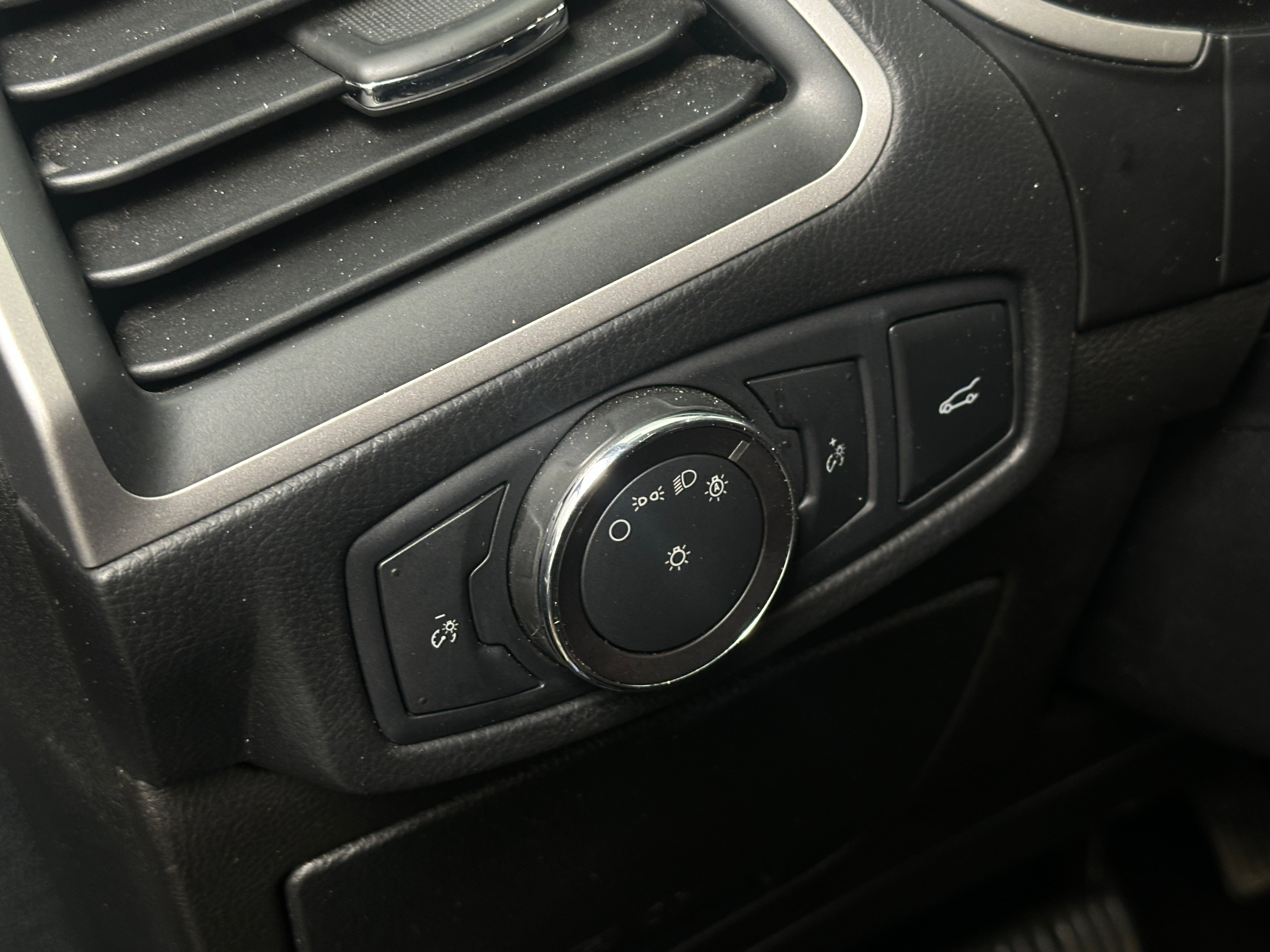 2018 Ford Edge SEL - Photo 10