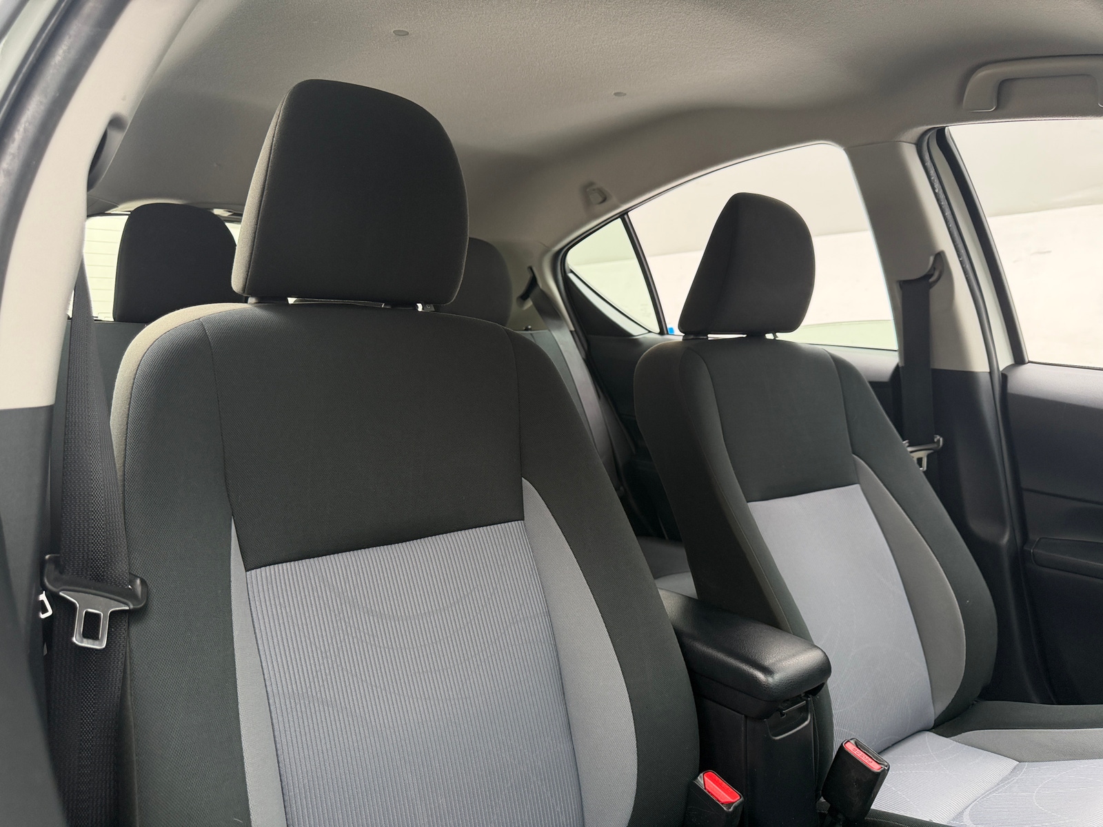 Thumbnail: 2018 Toyota Prius c - 2