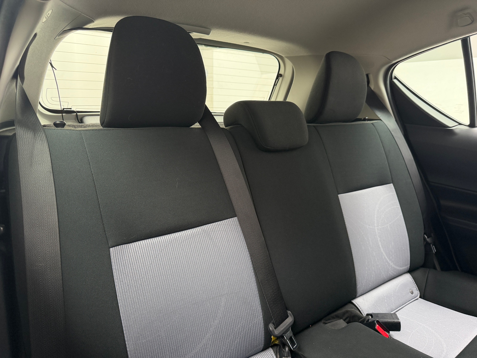 Thumbnail: 2018 Toyota Prius c - 6