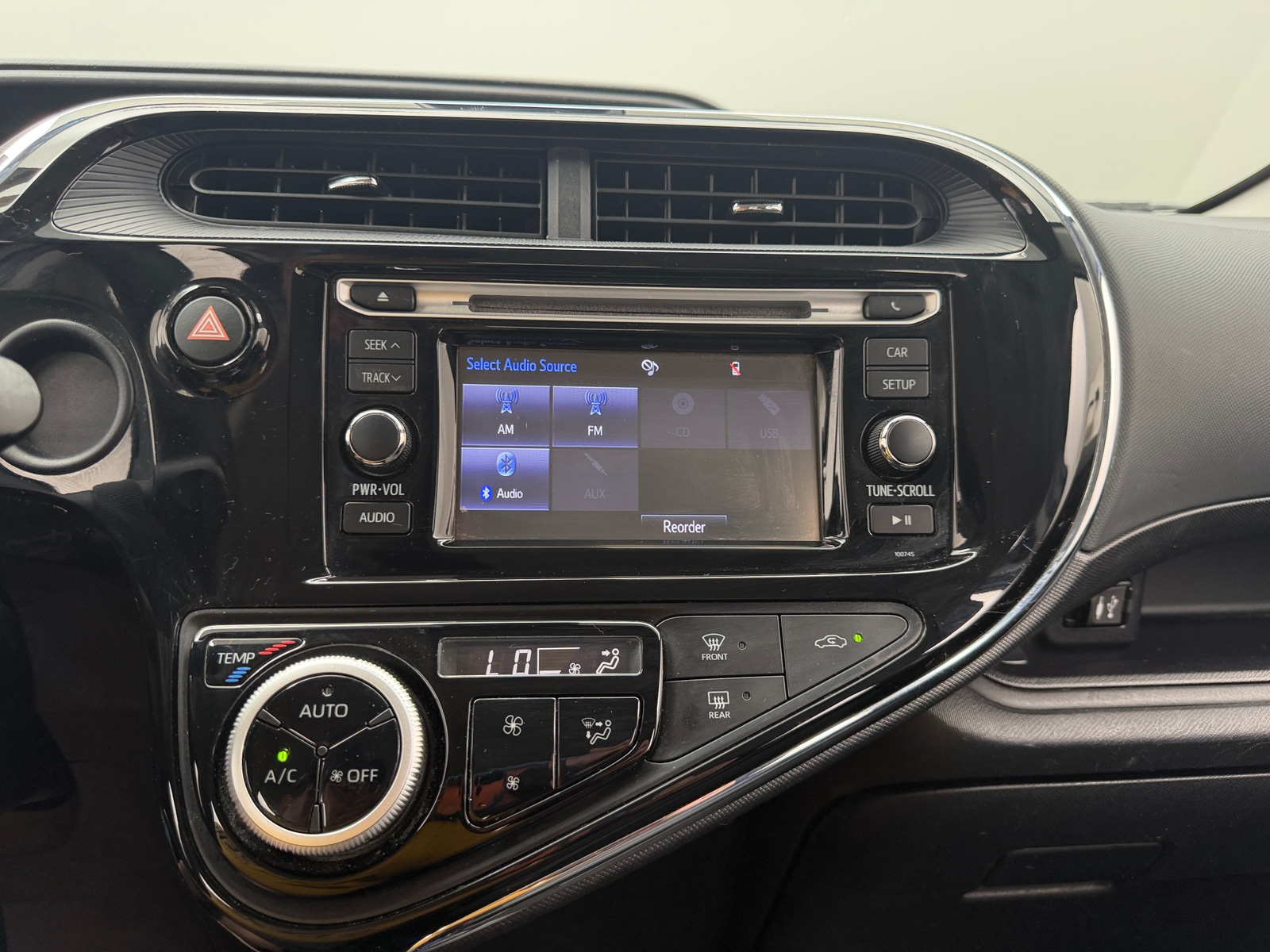 Thumbnail: 2018 Toyota Prius c - 4