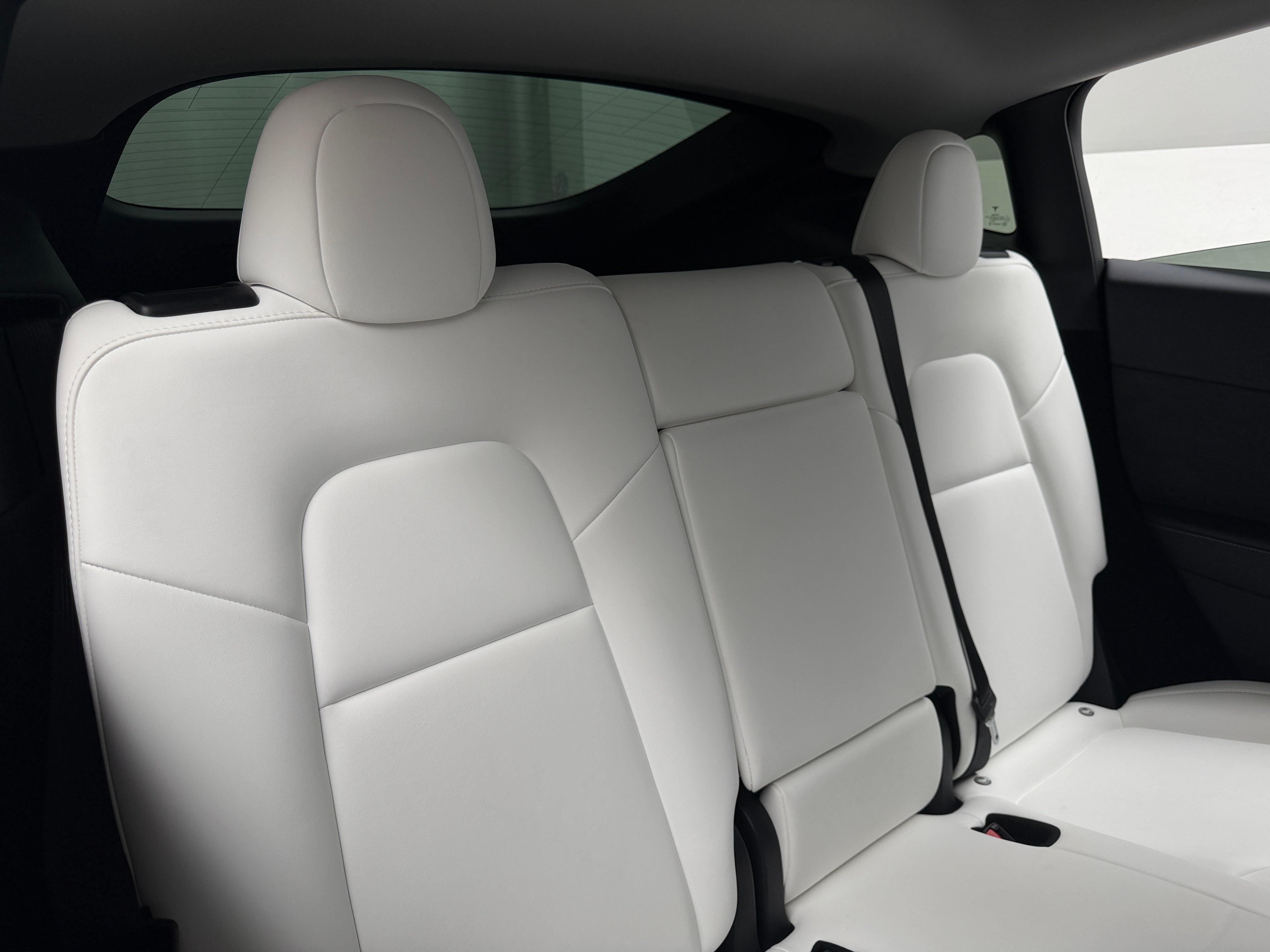 Used 2024 Tesla Model Y Long Range with VIN 7SAYGDEE7RA265426 for sale in Oak Creek, WI