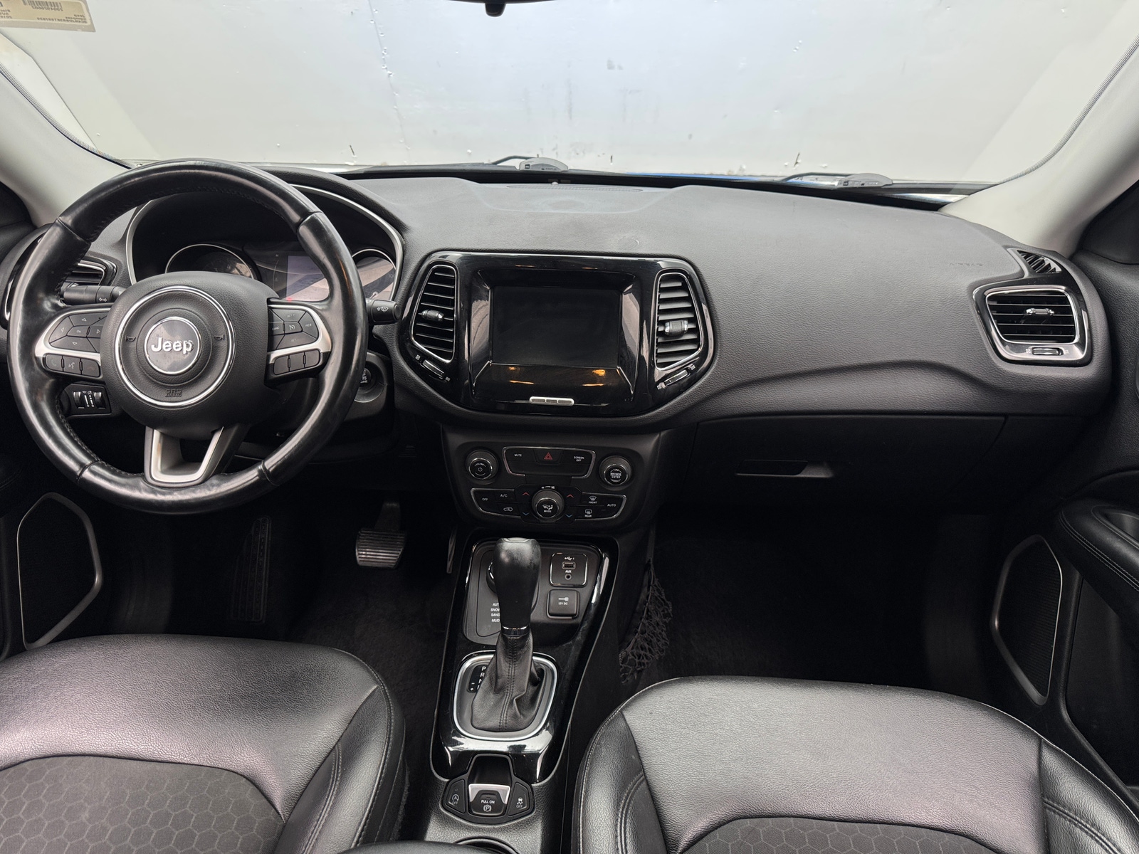 Thumbnail: 2019 Jeep Compass - 3