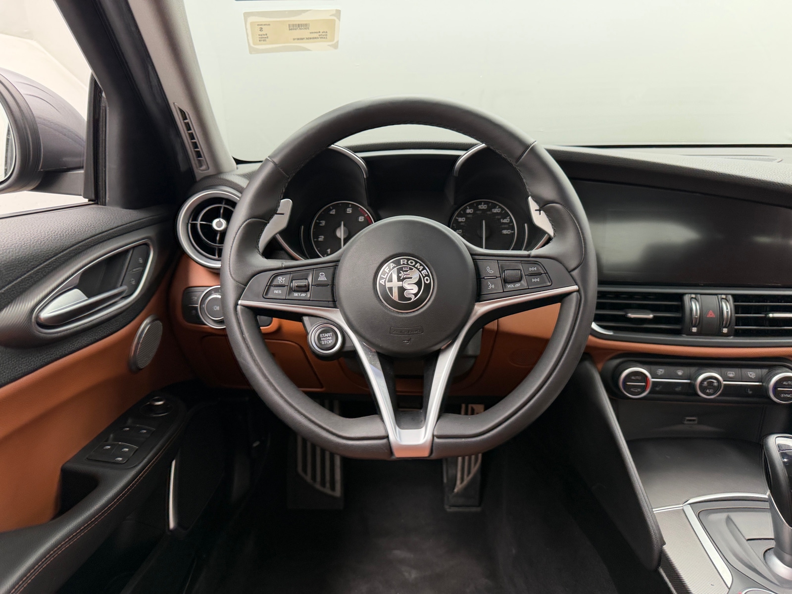 Thumbnail: 2019 Alfa Romeo Giulia - 4