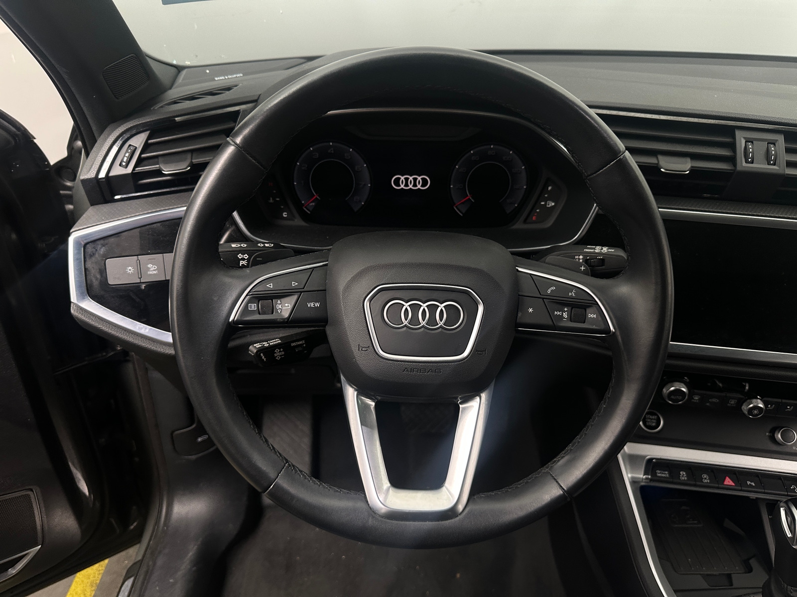 Thumbnail: 2021 Audi Q3 - 4