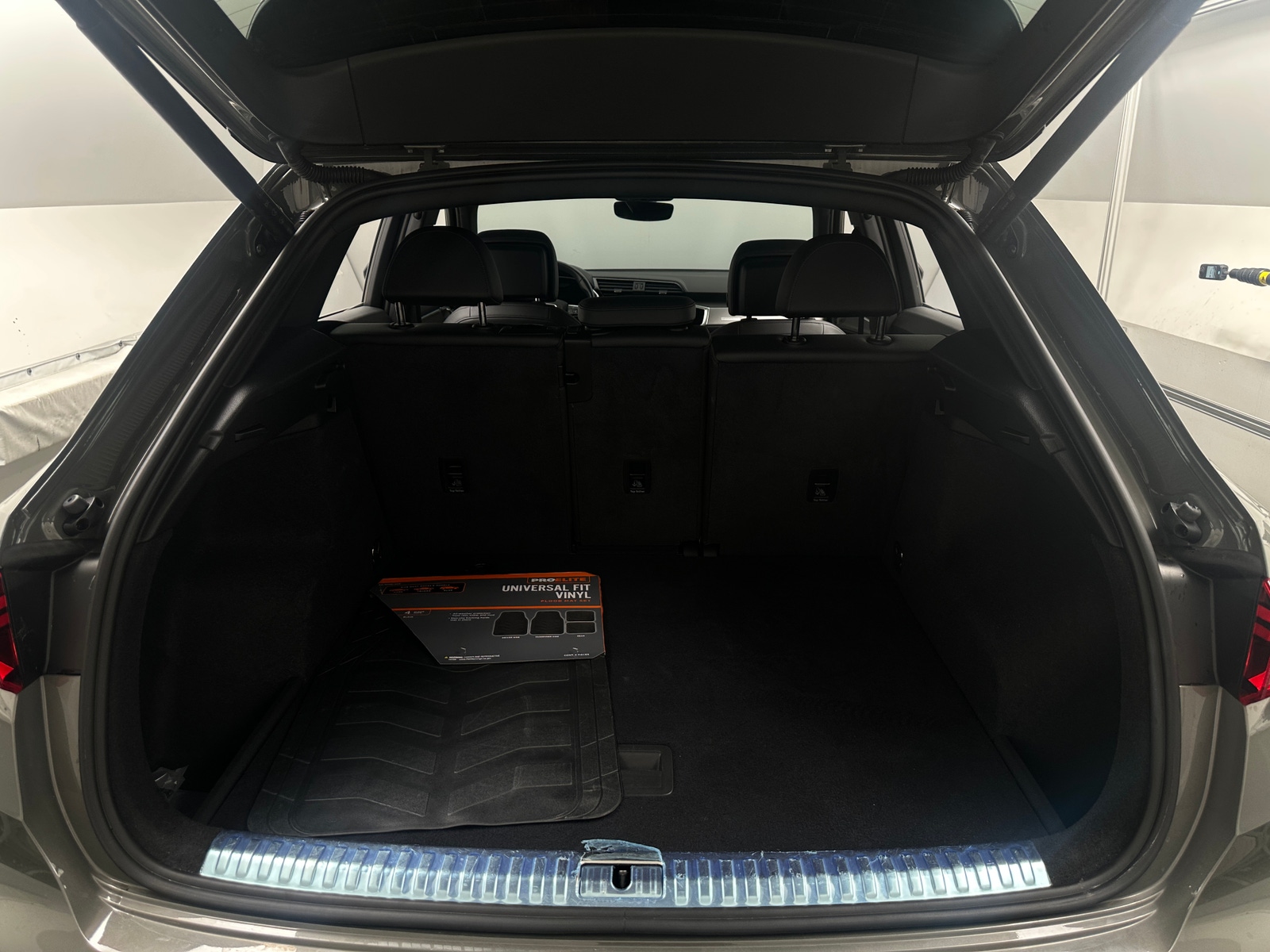 Thumbnail: 2021 Audi Q3 - 6