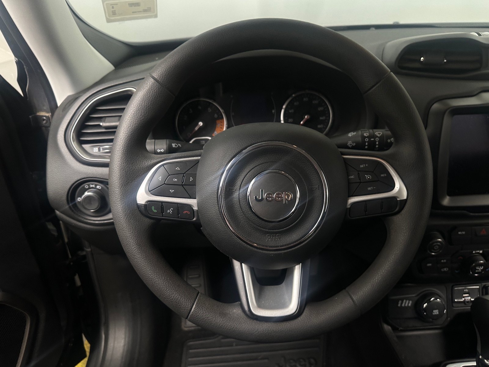Thumbnail: 2023 Jeep Renegade - 5