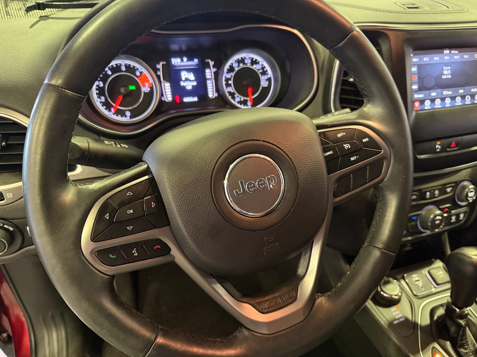 Thumbnail: 2019 Jeep Cherokee - 5