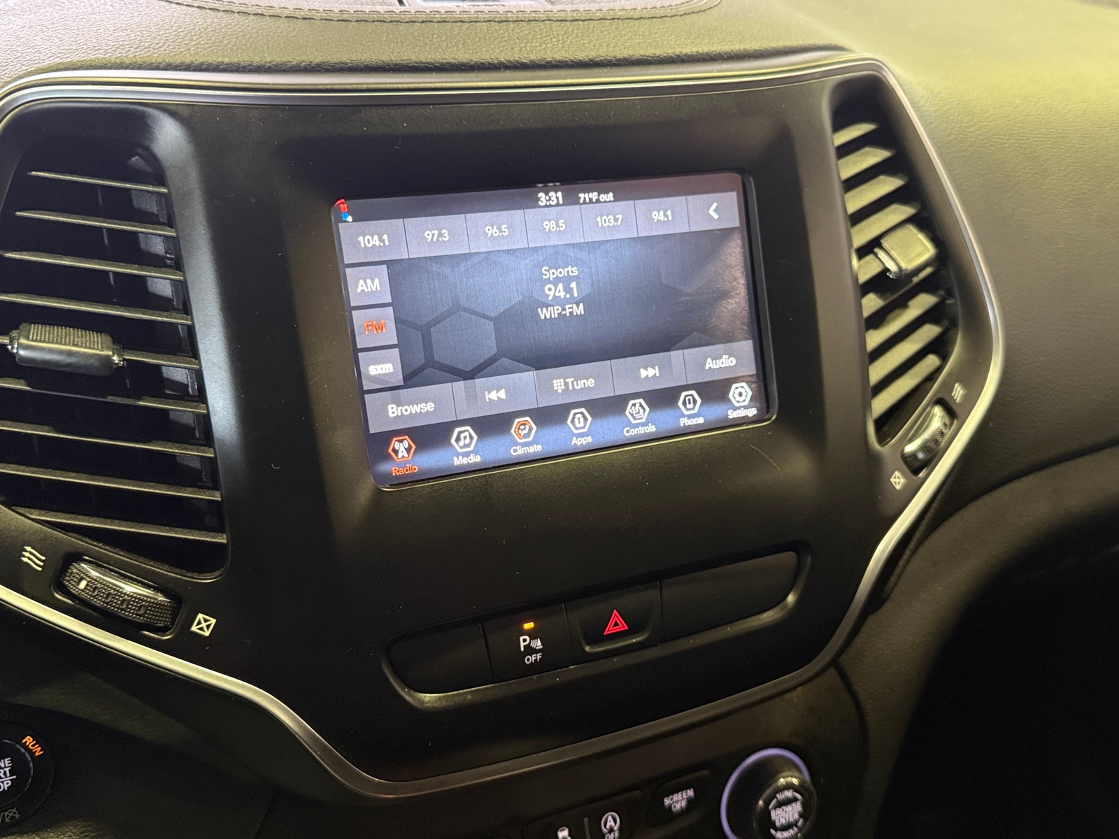 Thumbnail: 2019 Jeep Cherokee - 4