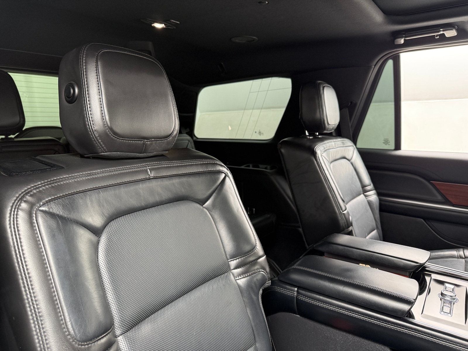 Thumbnail: 2020 Lincoln Navigator - 5
