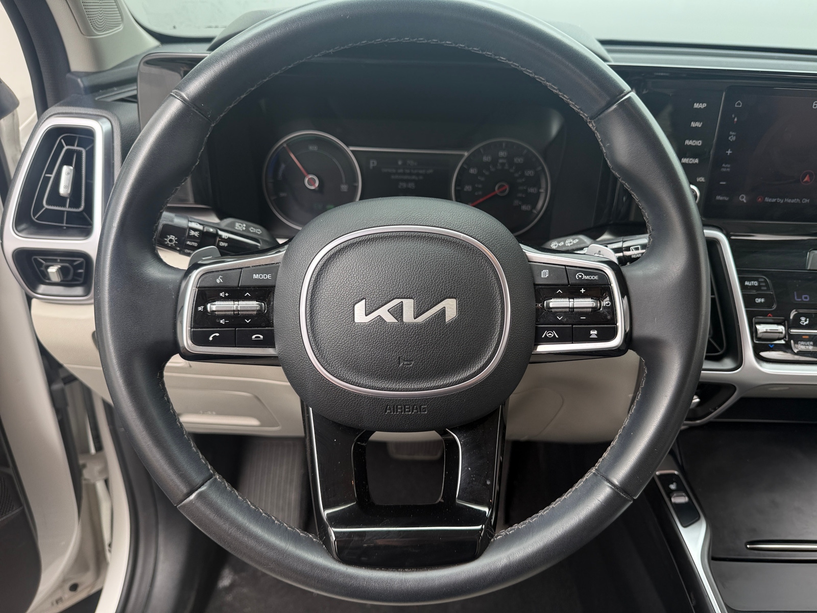 Thumbnail: 2023 Kia Sorento - 4