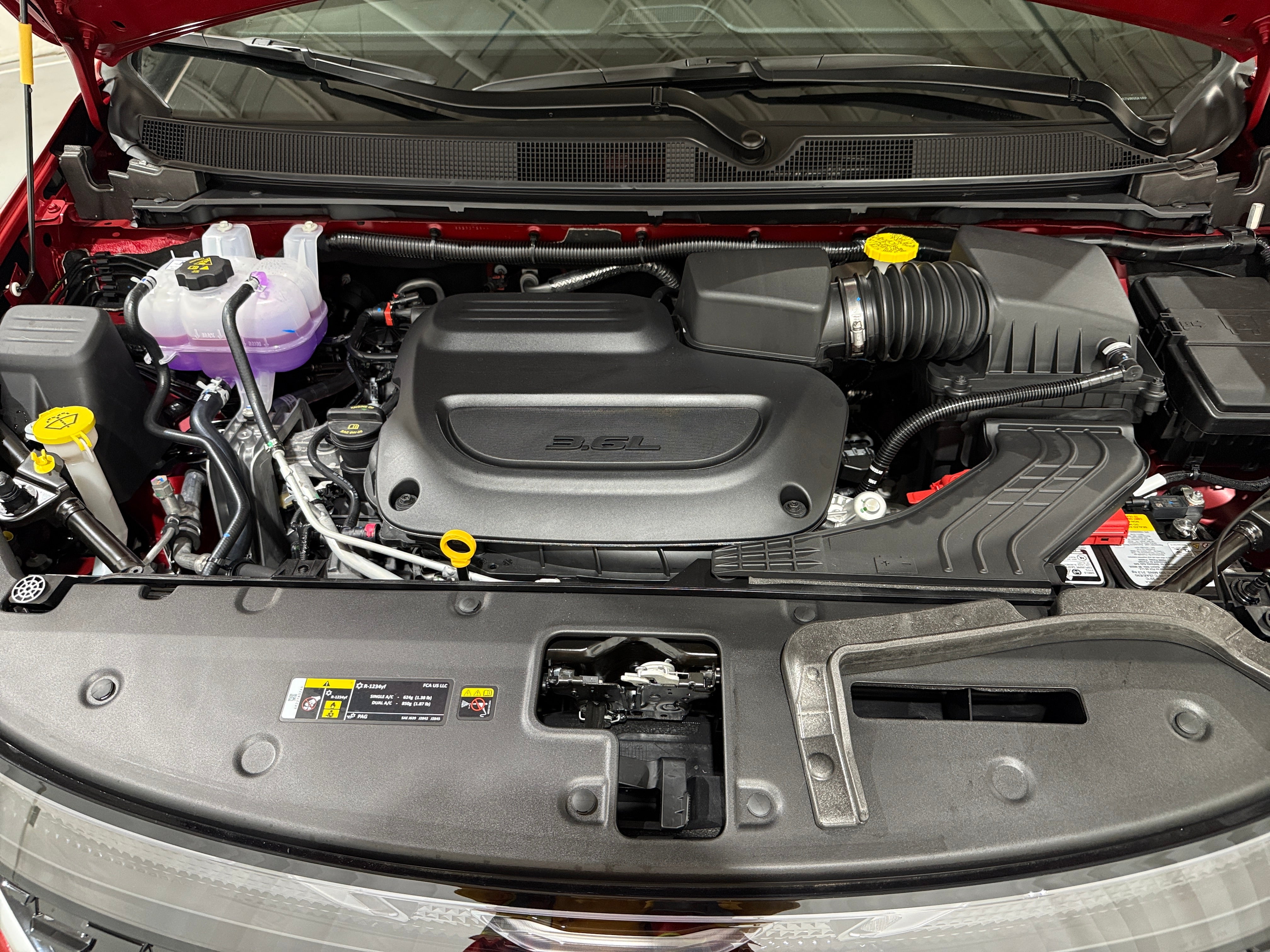 2027 Chrysler Pacifica Select's photo