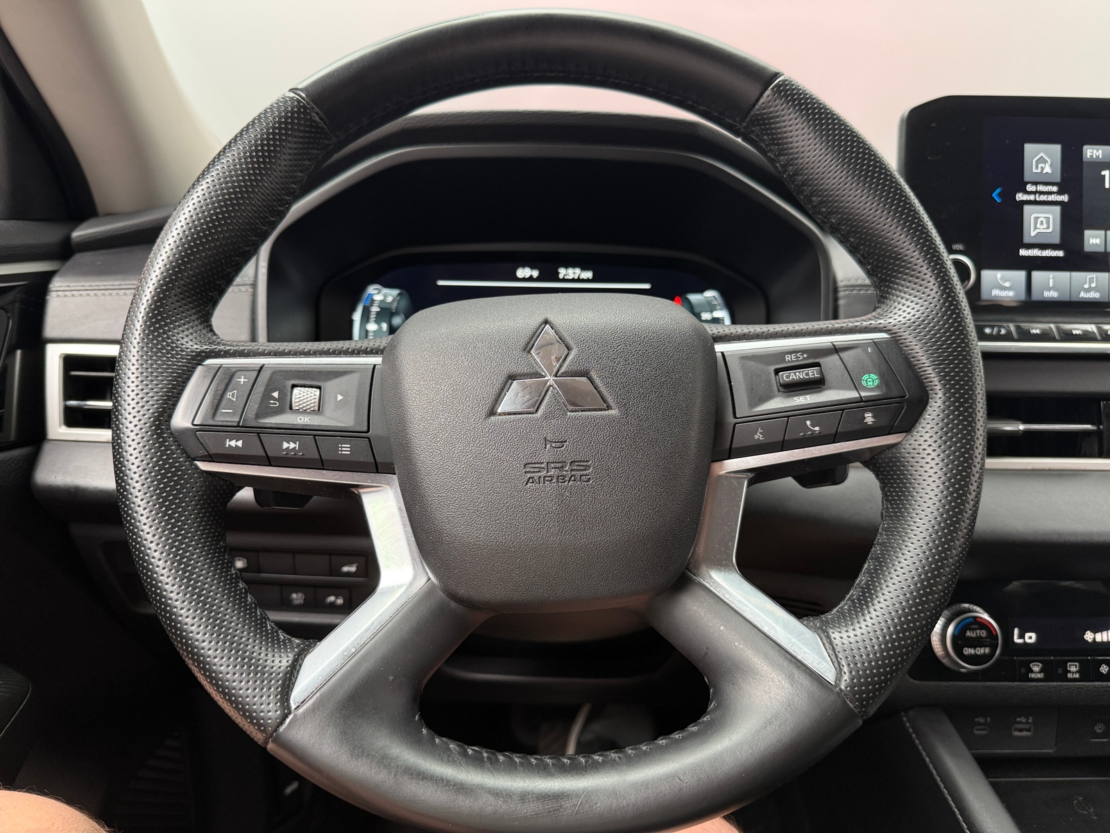 Thumbnail: 2024 Mitsubishi Outlander - 4