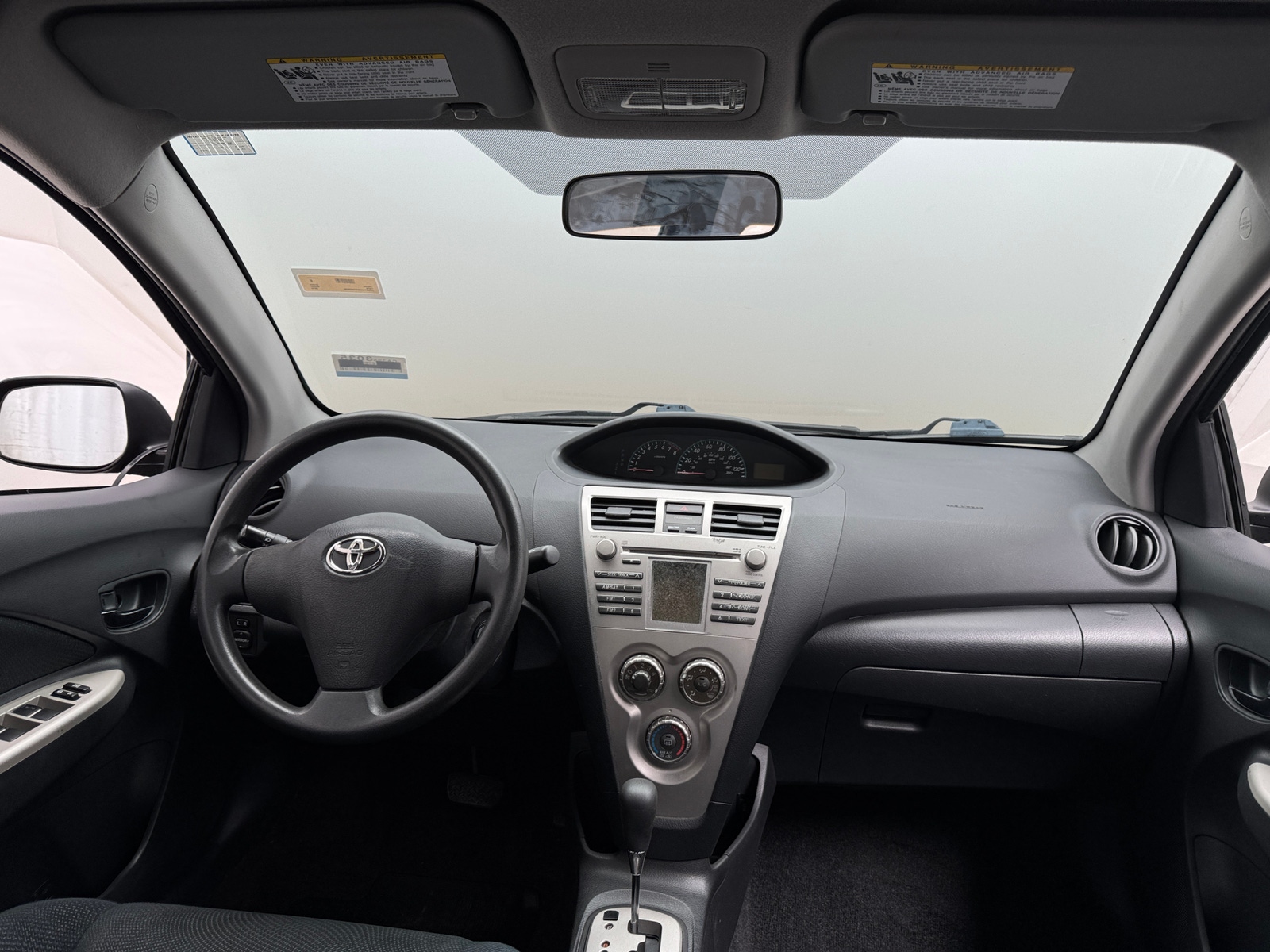 Thumbnail: 2010 Toyota Yaris - 3