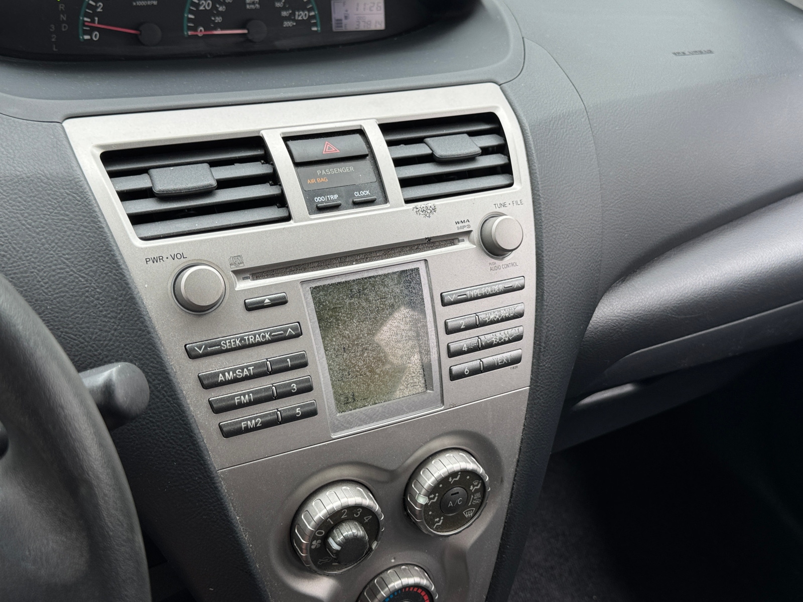 Thumbnail: 2010 Toyota Yaris - 4
