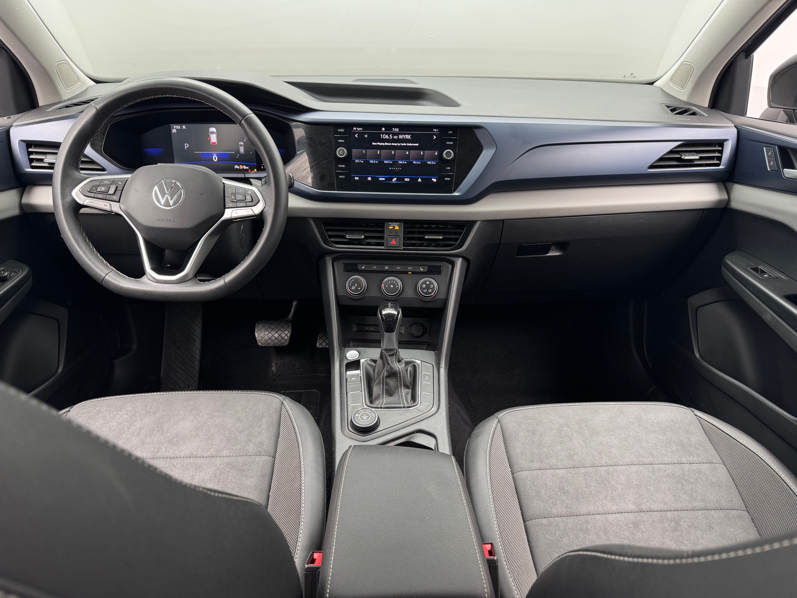 Thumbnail: 2022 Volkswagen Taos - 2