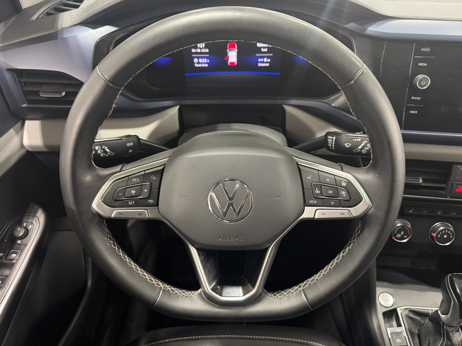 Thumbnail: 2022 Volkswagen Taos - 4