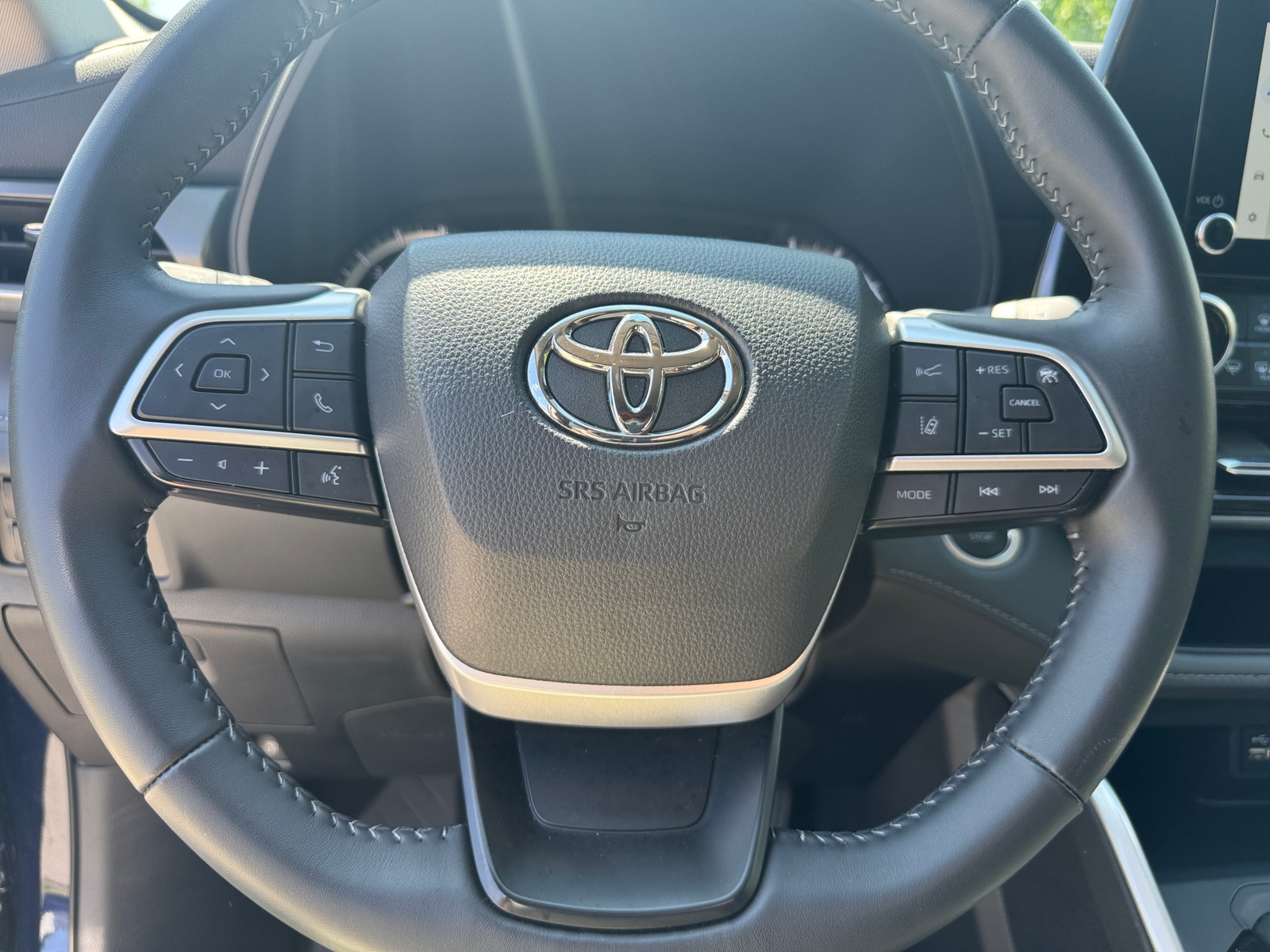 Thumbnail: 2025 Toyota Highlander - 5