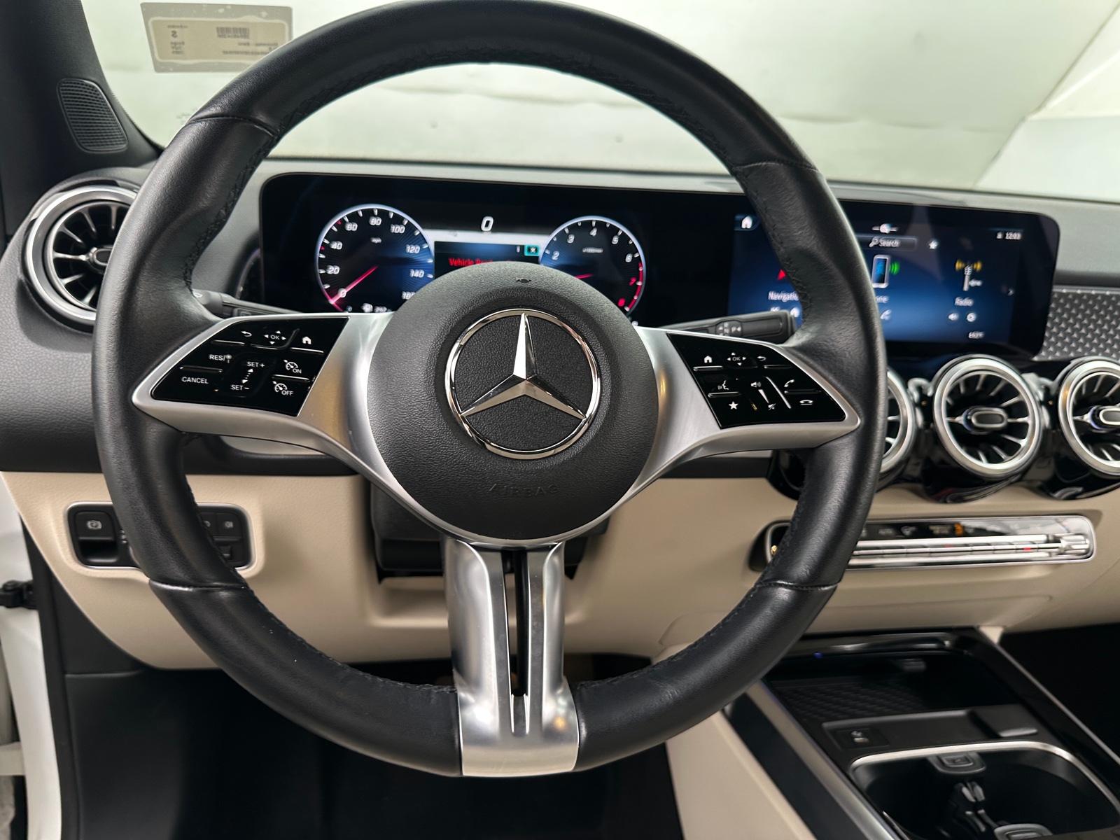 Thumbnail: 2025 Mercedes-Benz GLB - 4