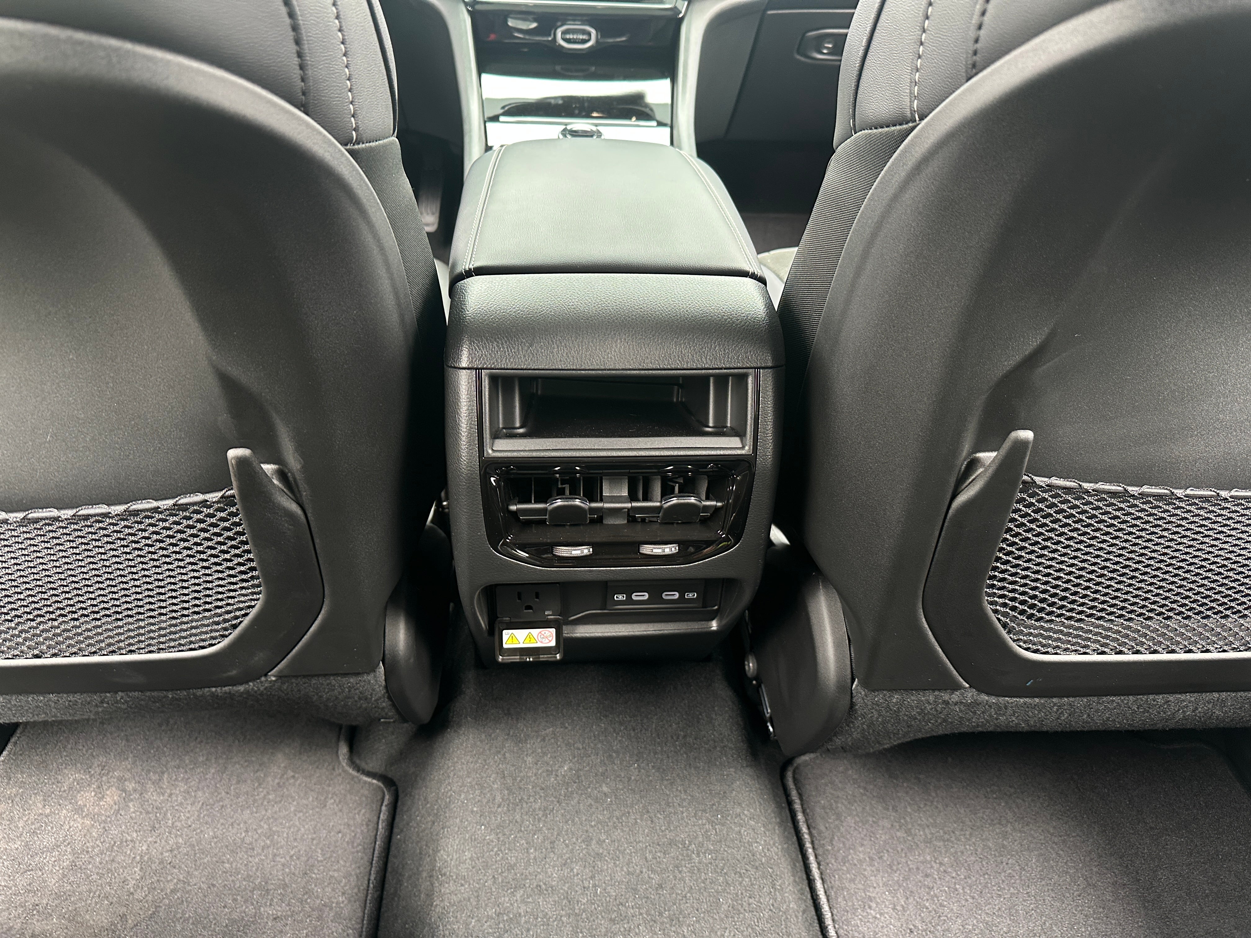 2026 Jeep Grand Cherokee Laredo Altitude 4x4's photo