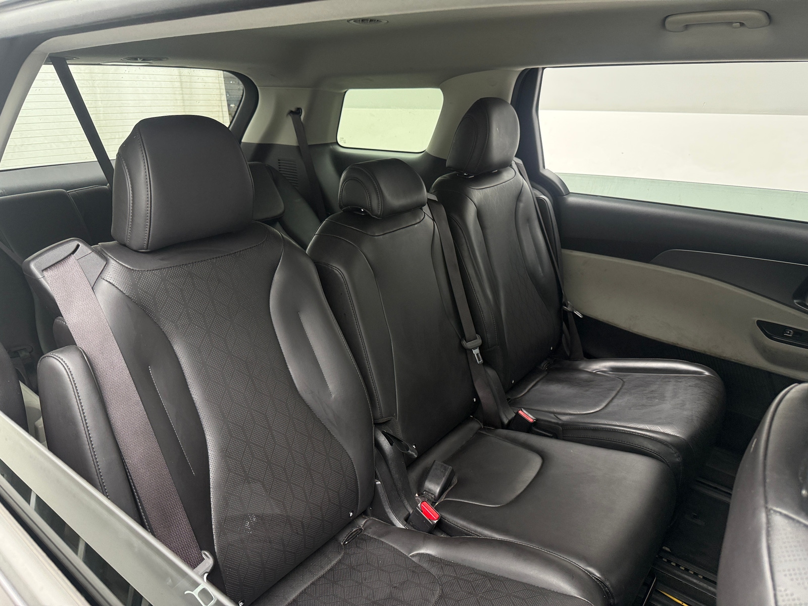 Thumbnail: 2022 Kia Carnival - 5