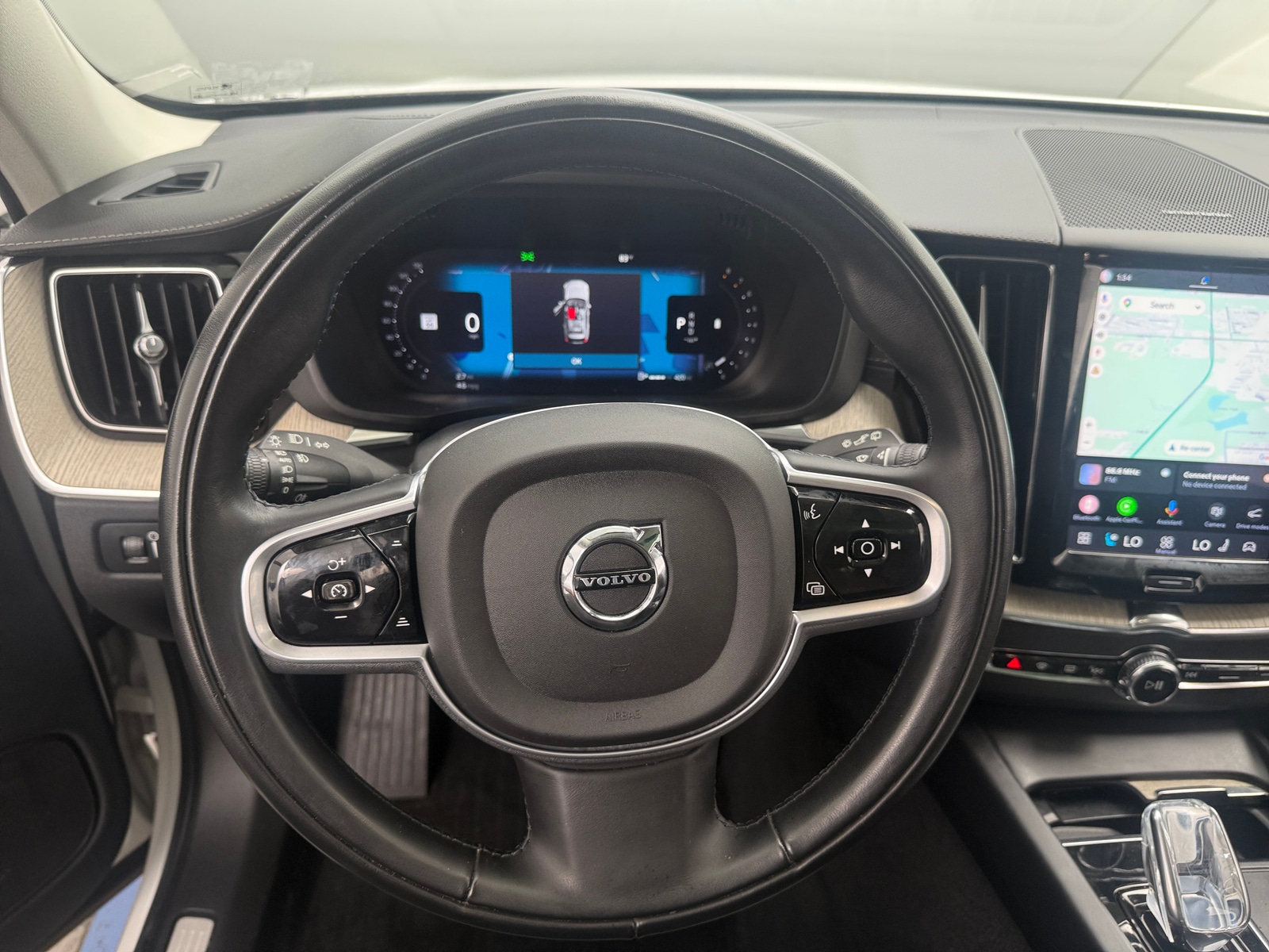 Thumbnail: 2022 Volvo XC60 - 4