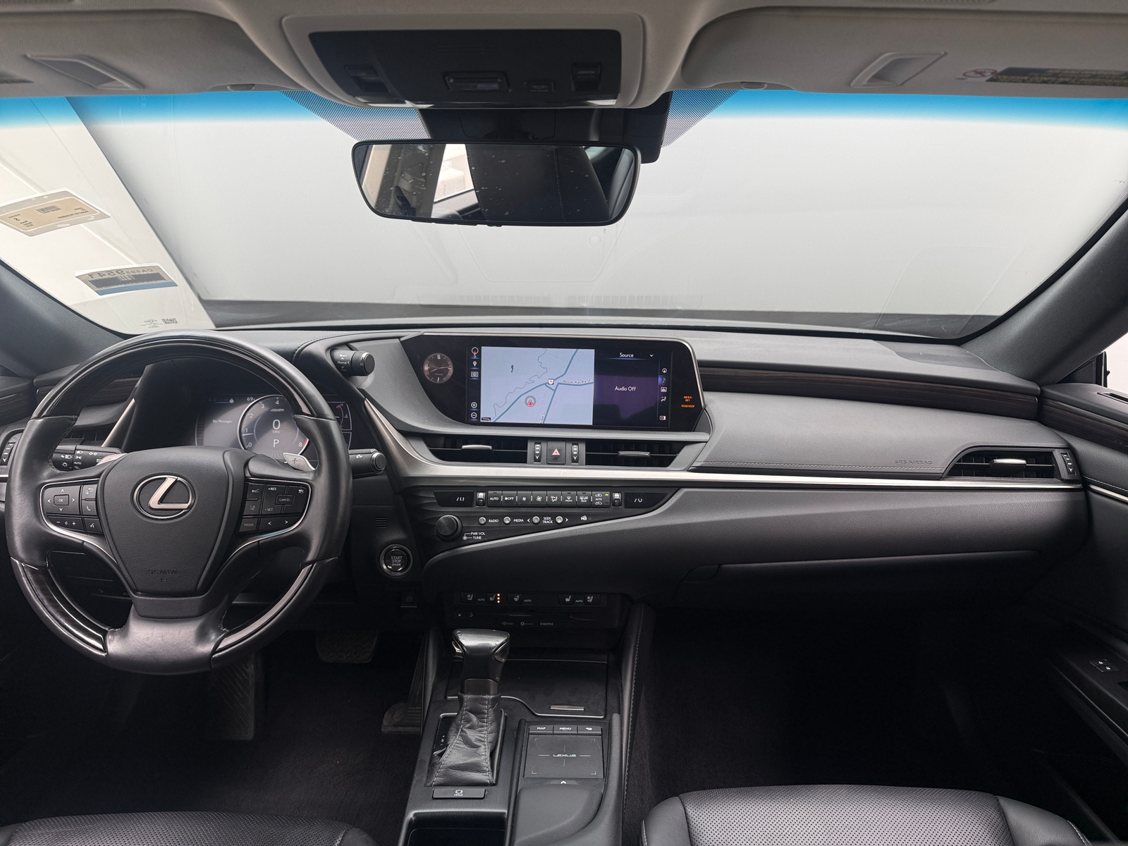Thumbnail: 2019 Lexus ES - 3