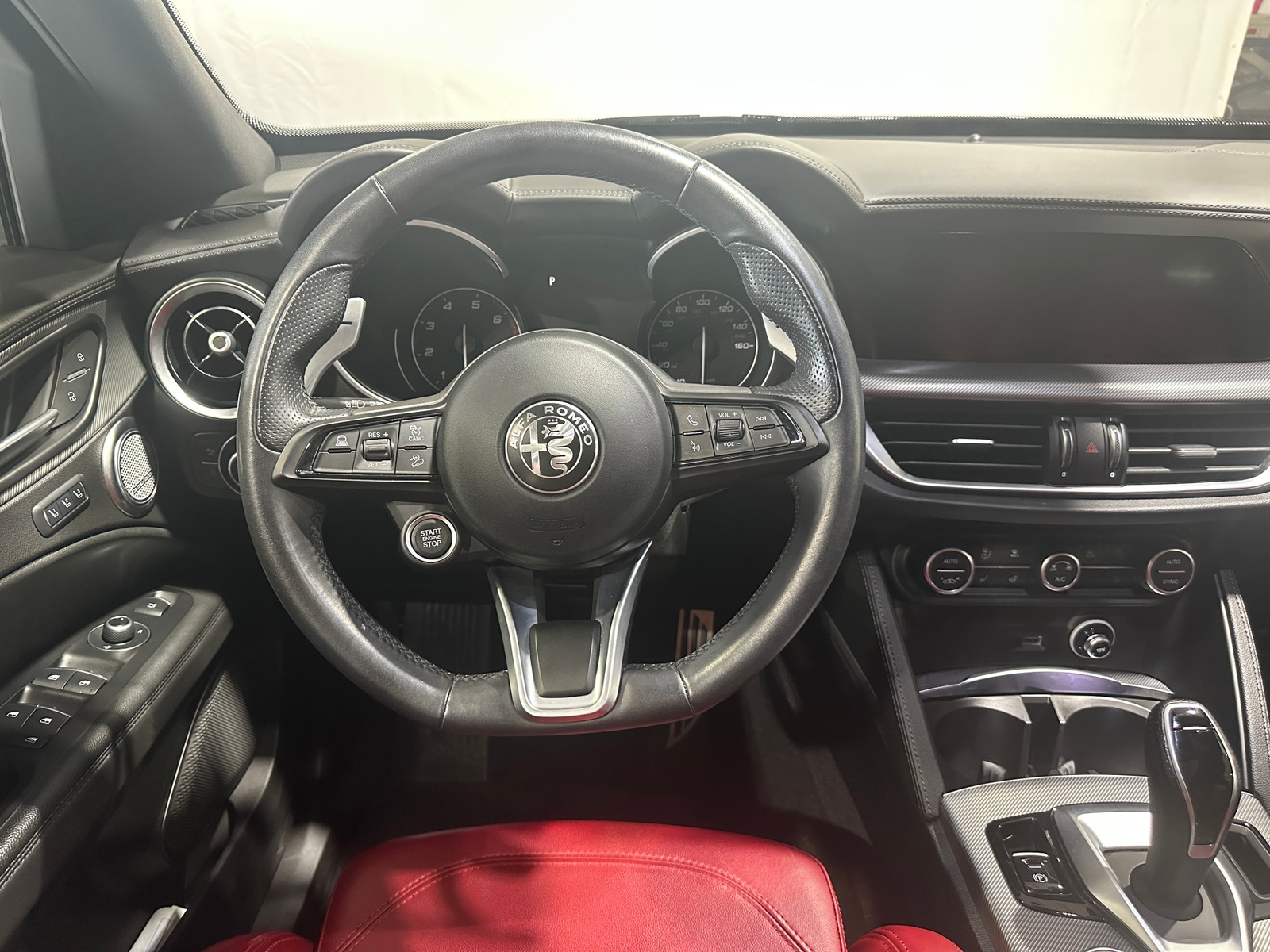 Thumbnail: 2023 Alfa Romeo Stelvio - 4