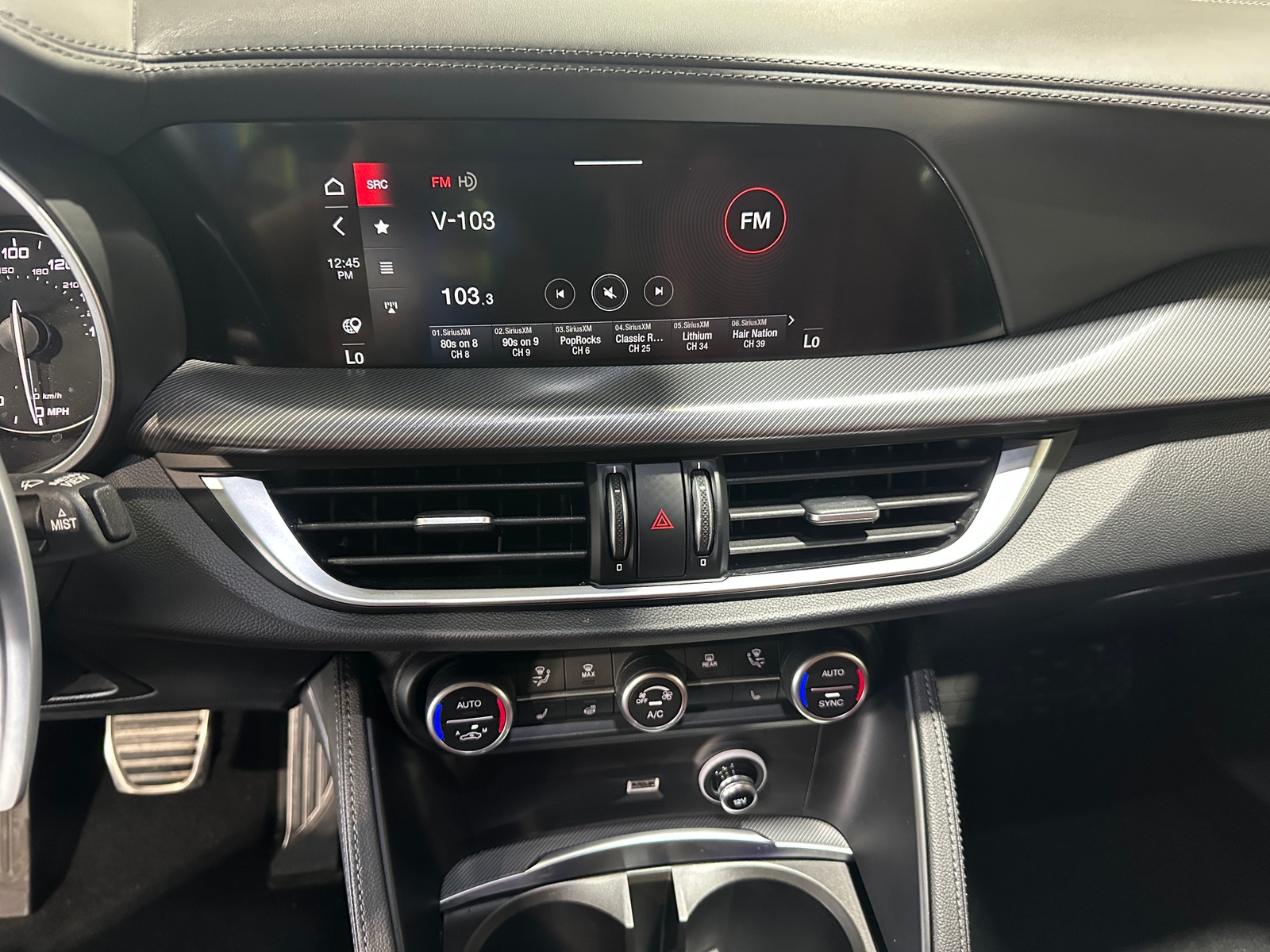 Thumbnail: 2023 Alfa Romeo Stelvio - 3