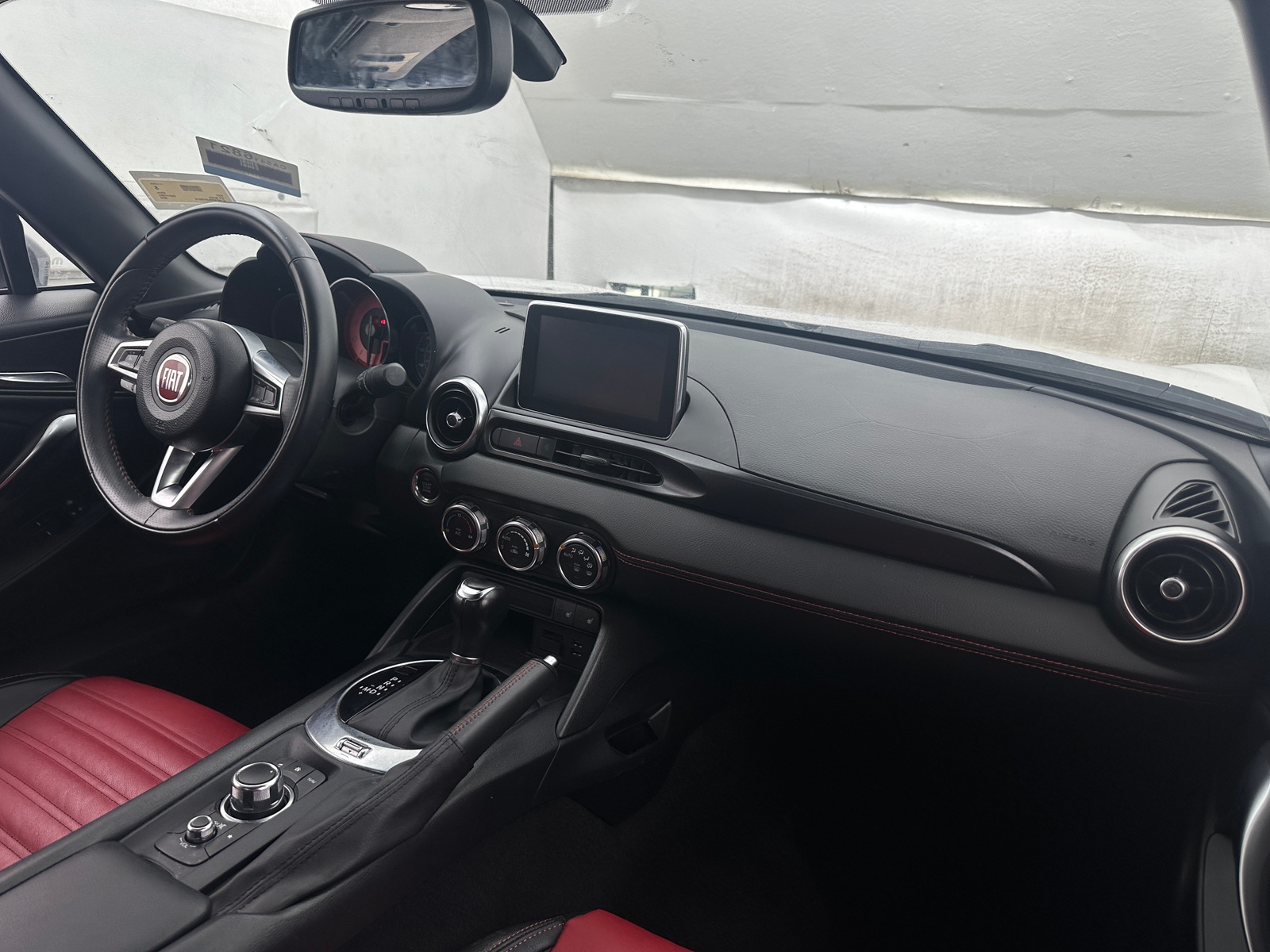 Thumbnail: 2018 Fiat 124 Spider - 2