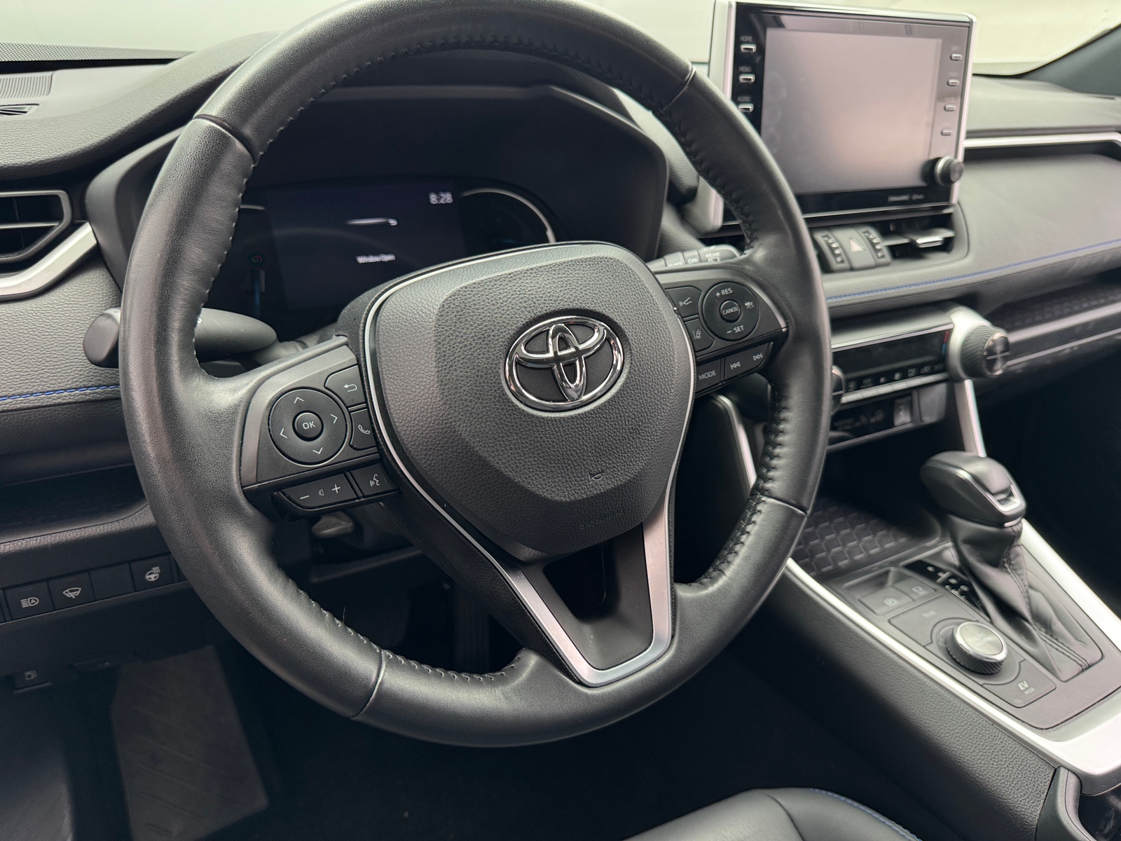 Thumbnail: 2022 Toyota RAV4 - 4