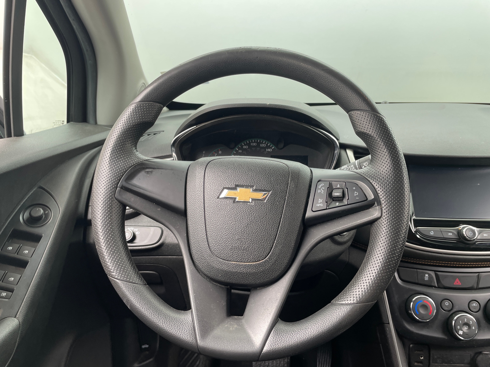 Thumbnail: 2017 Chevrolet Trax - 5