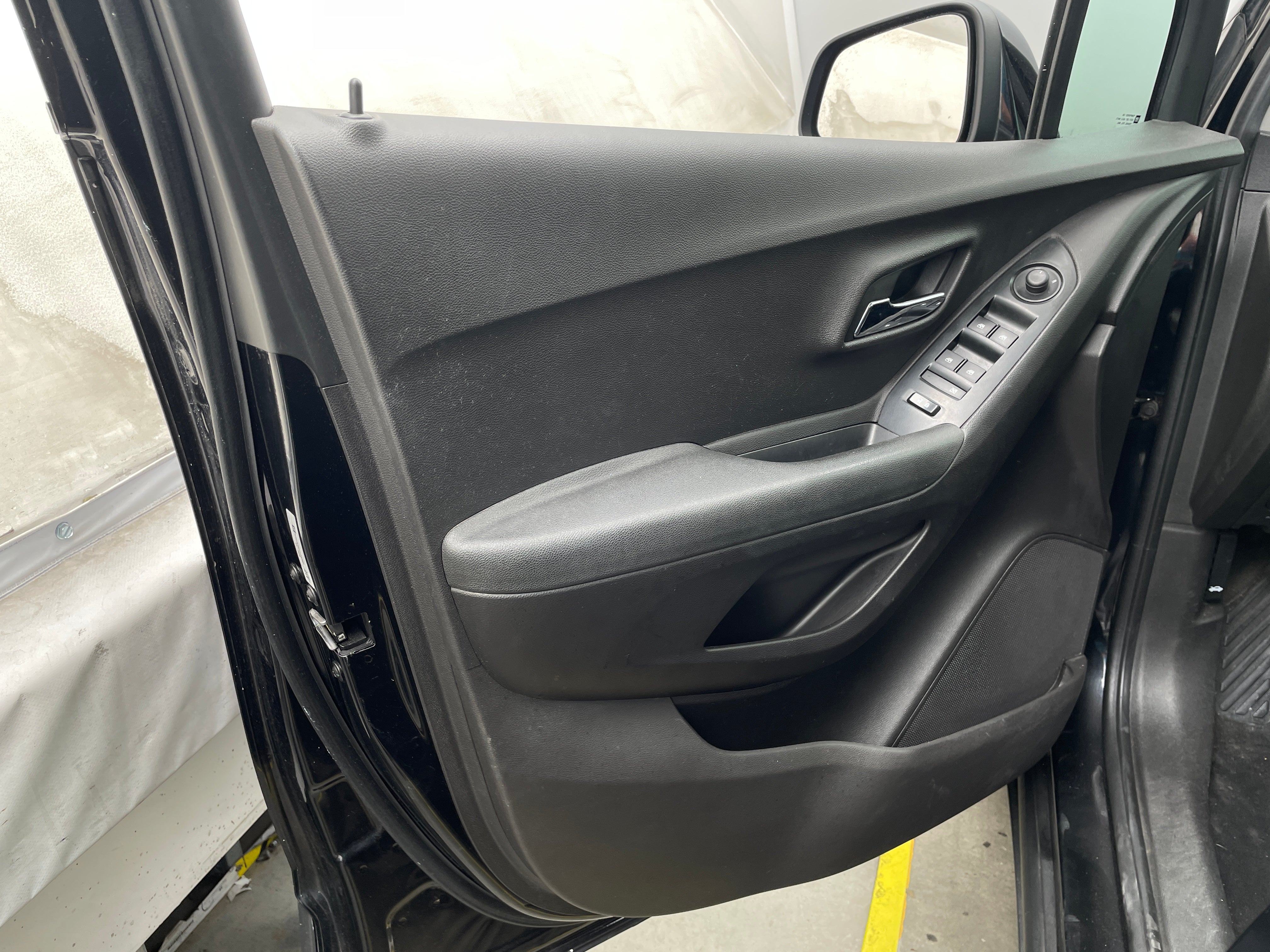 Used 2017 Chevrolet Trax LS with VIN 3GNCJKSB2HL232562 for sale in Auburn, WA