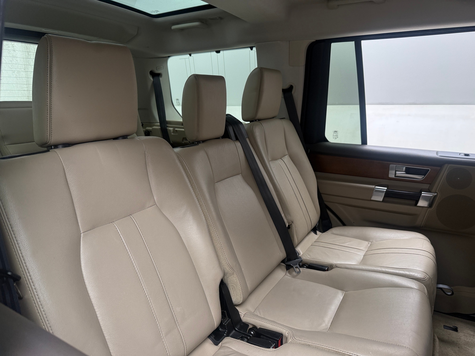 Thumbnail: 2016 Land Rover LR4 - 5