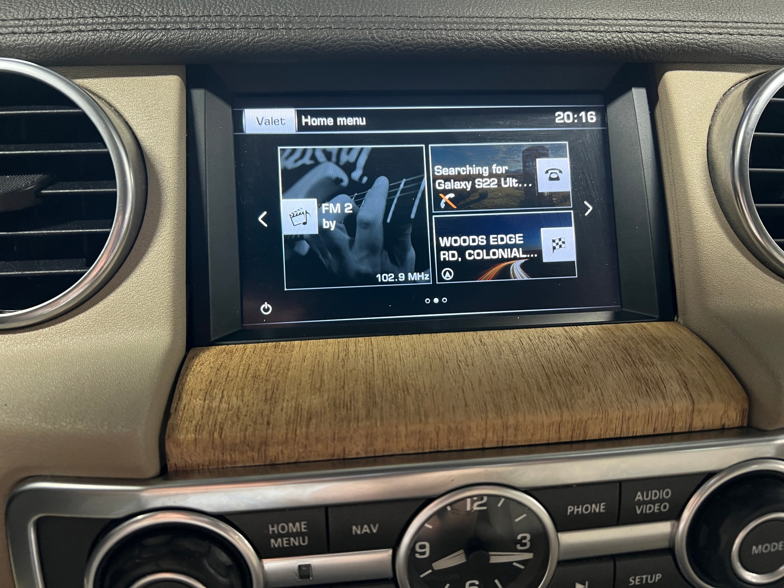 Thumbnail: 2016 Land Rover LR4 - 3