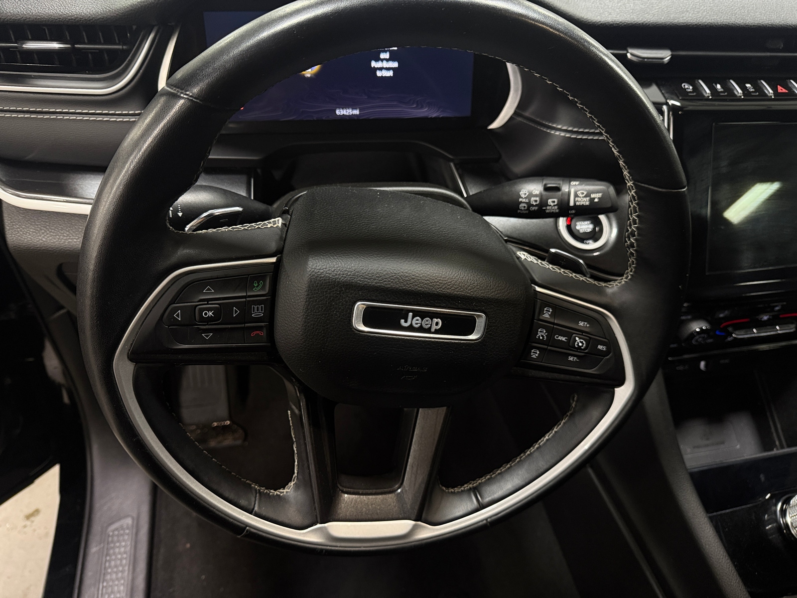 Thumbnail: 2022 Jeep Grand Cherokee L - 4