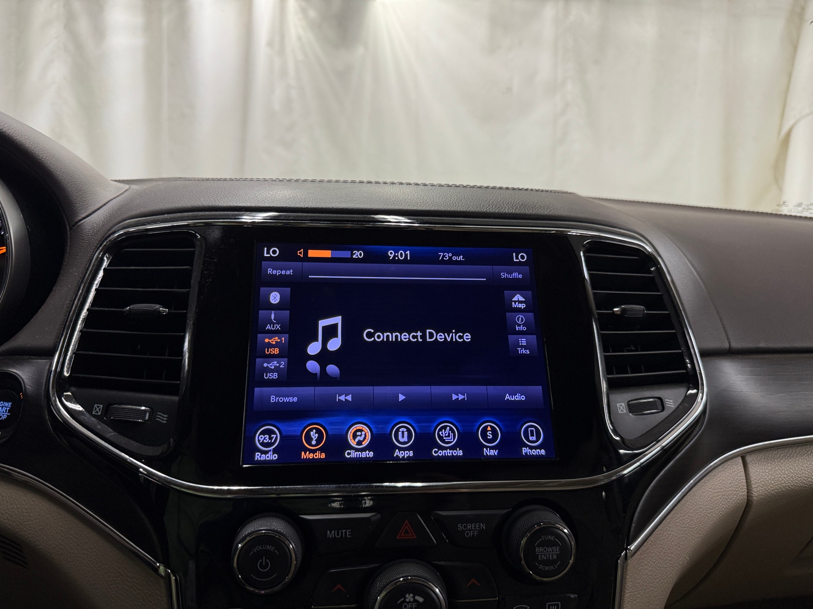 Thumbnail: 2019 Jeep Grand Cherokee - 3