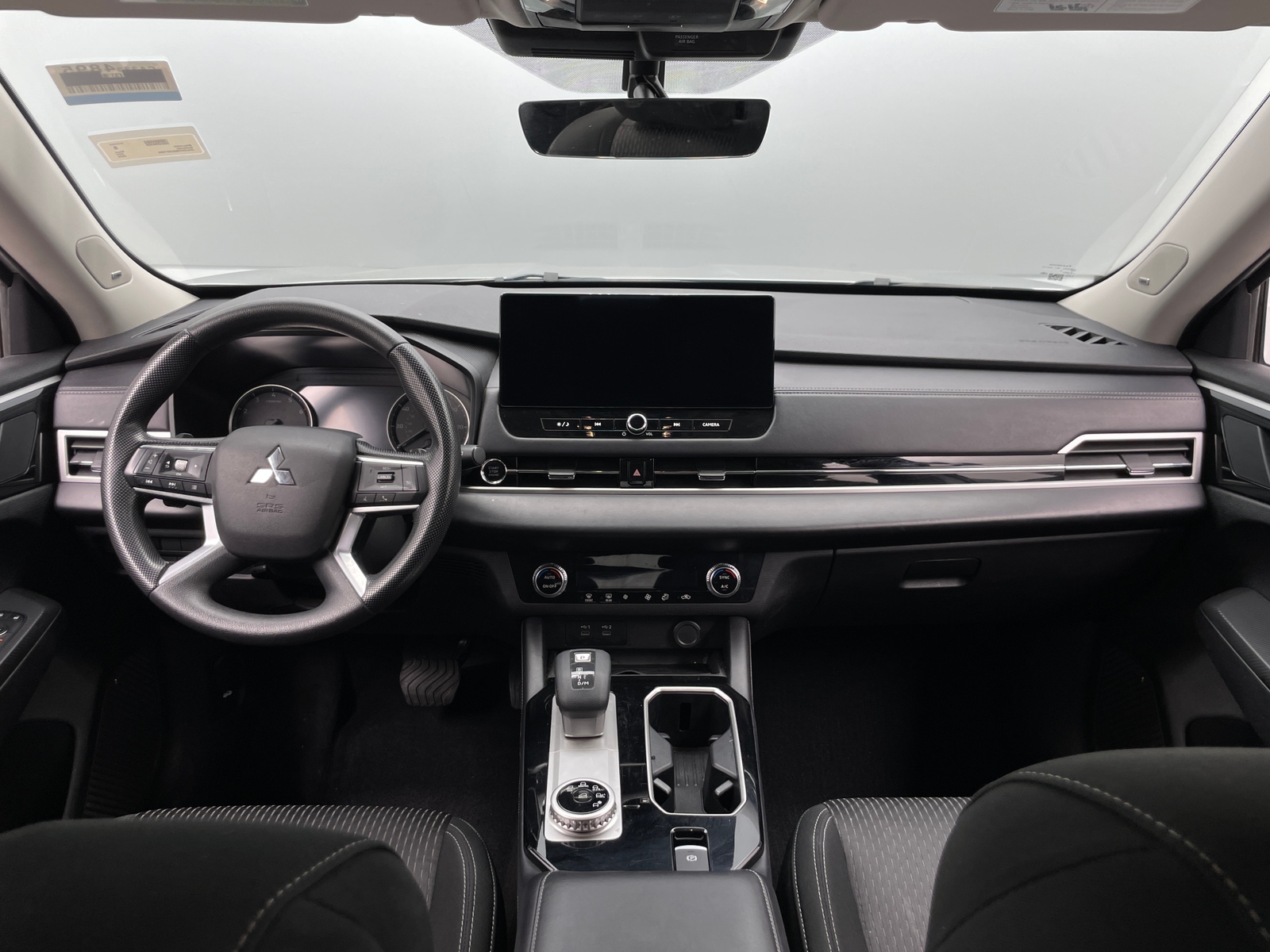 Thumbnail: 2025 Mitsubishi Outlander - 3