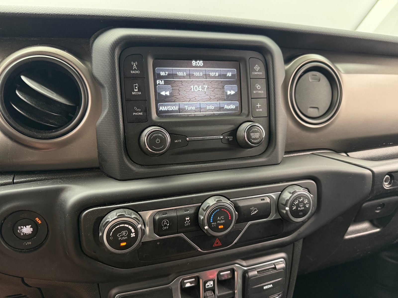 Thumbnail: 2019 Jeep Wrangler - 4