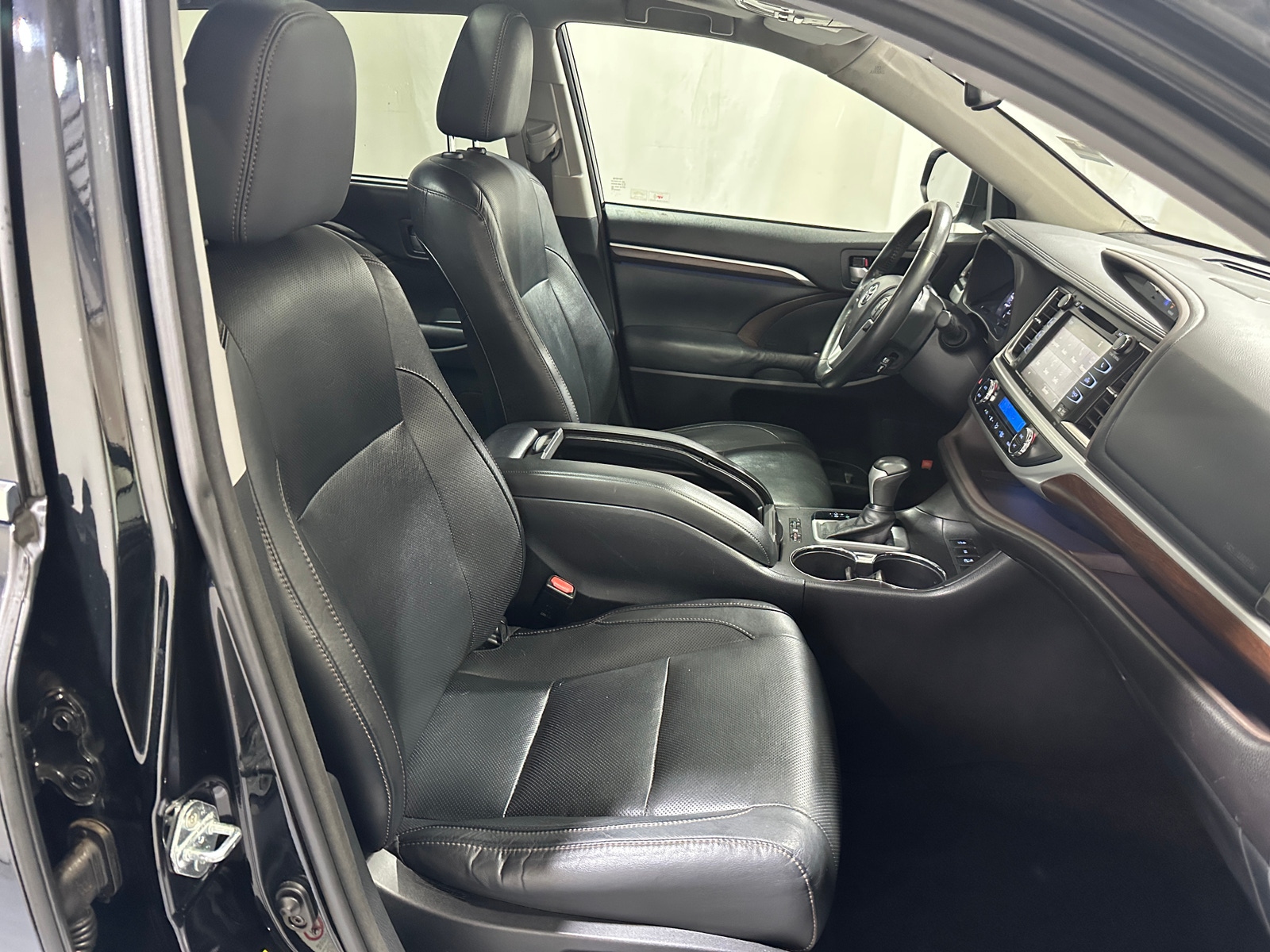 Thumbnail: 2015 Toyota Highlander - 2
